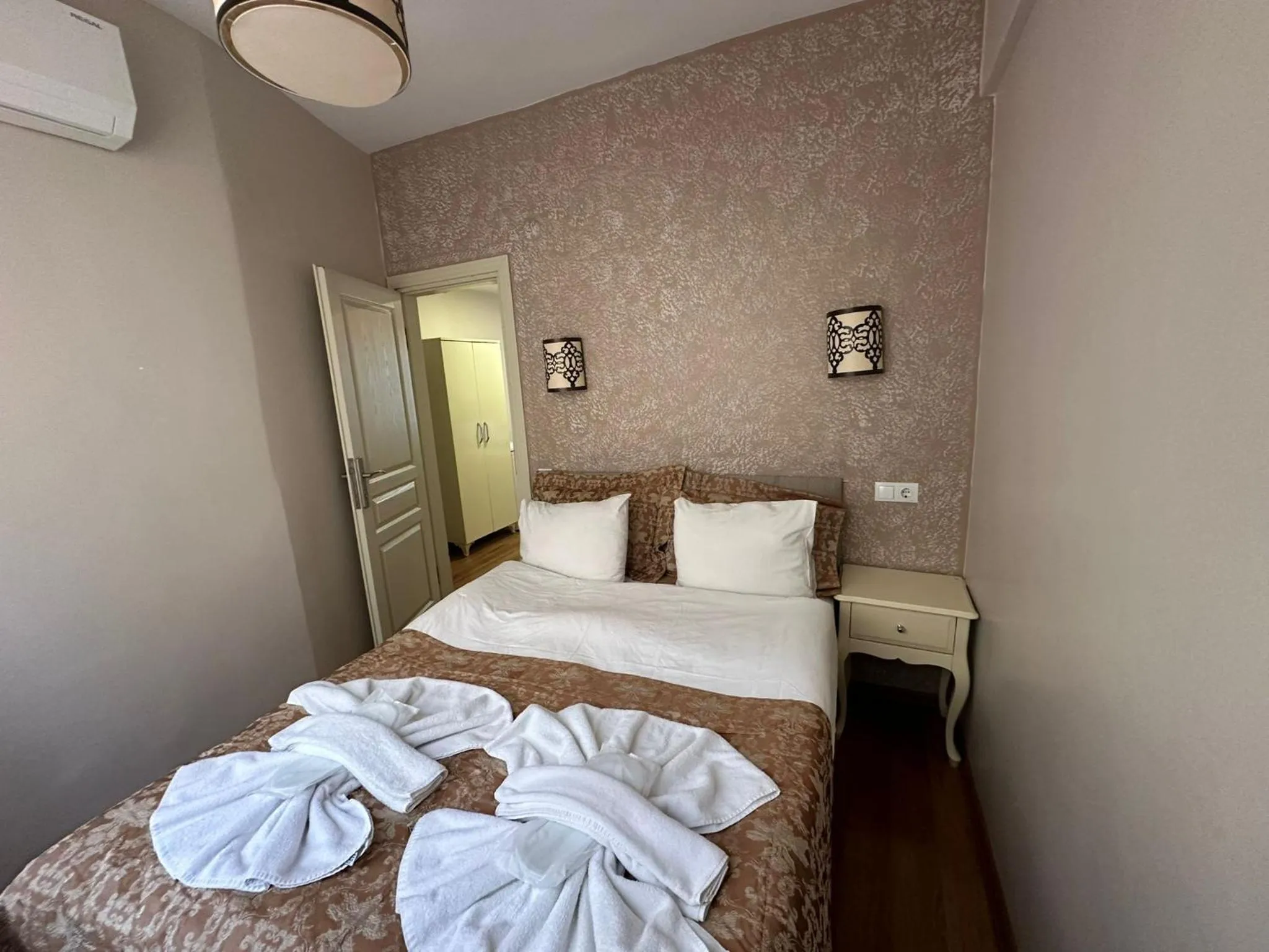 Bed in Hotel Buhara Family Inn