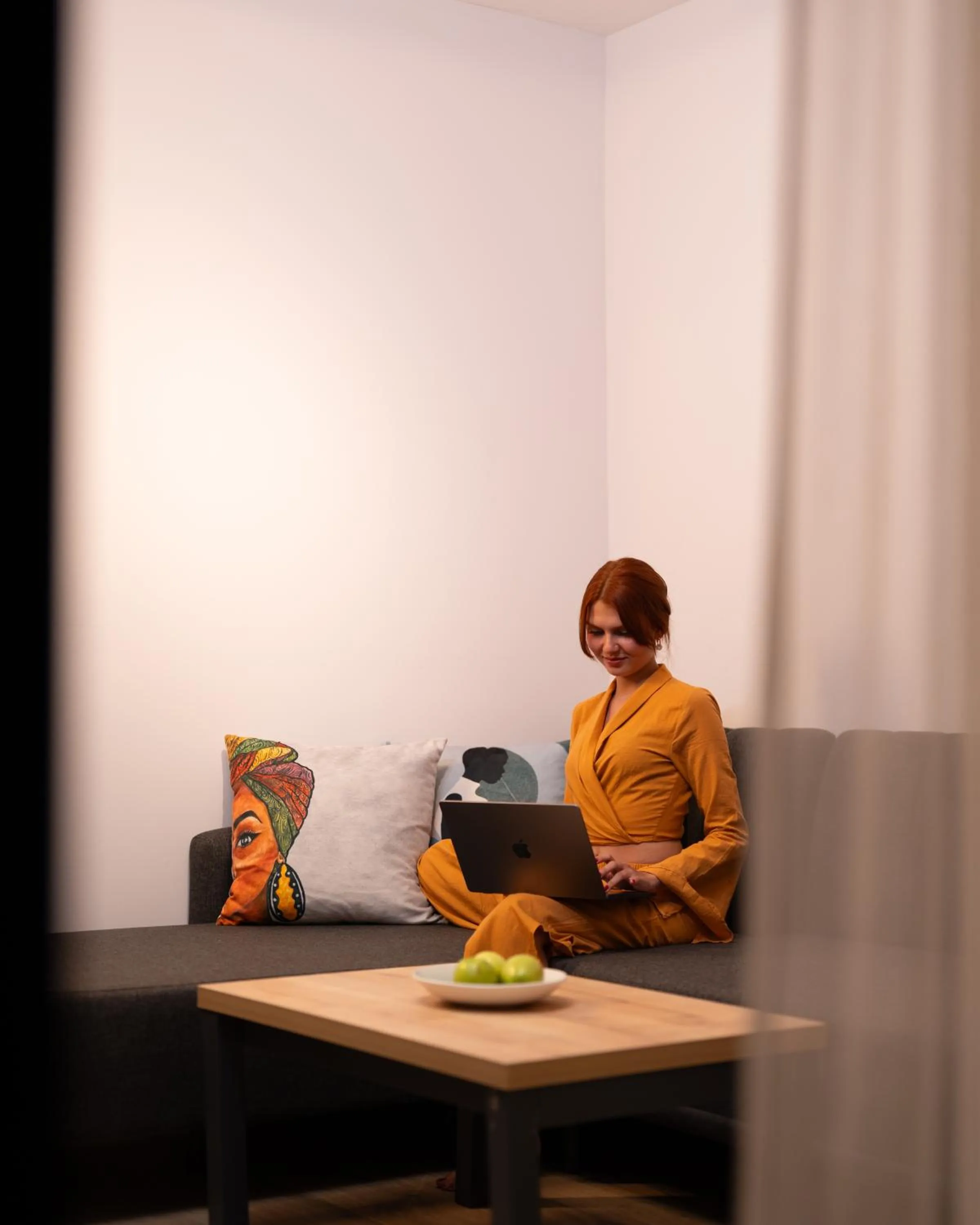 Living room in Sea Valley Lodge