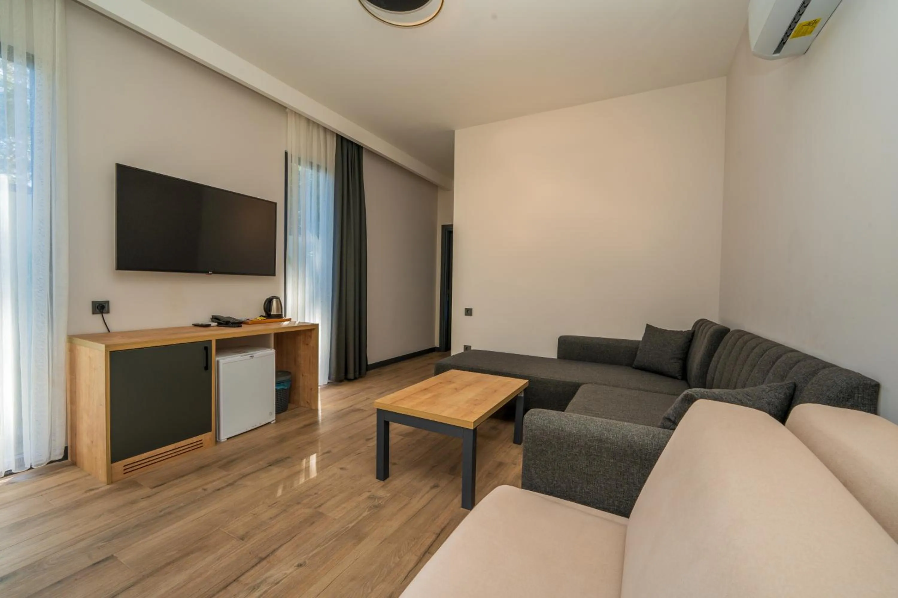 TV and multimedia in Sea Valley Lodge