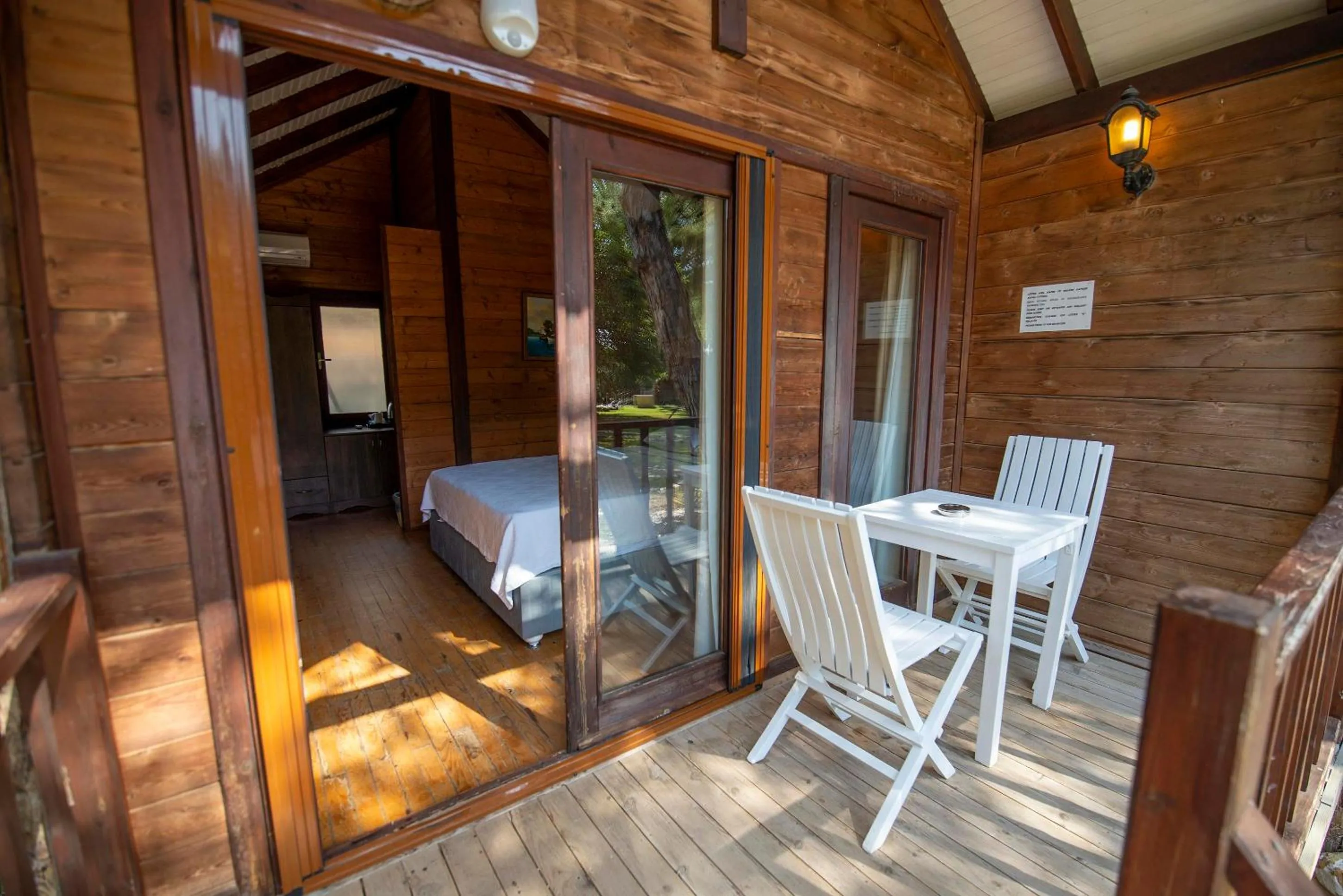 Balcony/Terrace, Bed in Sea Valley Lodge