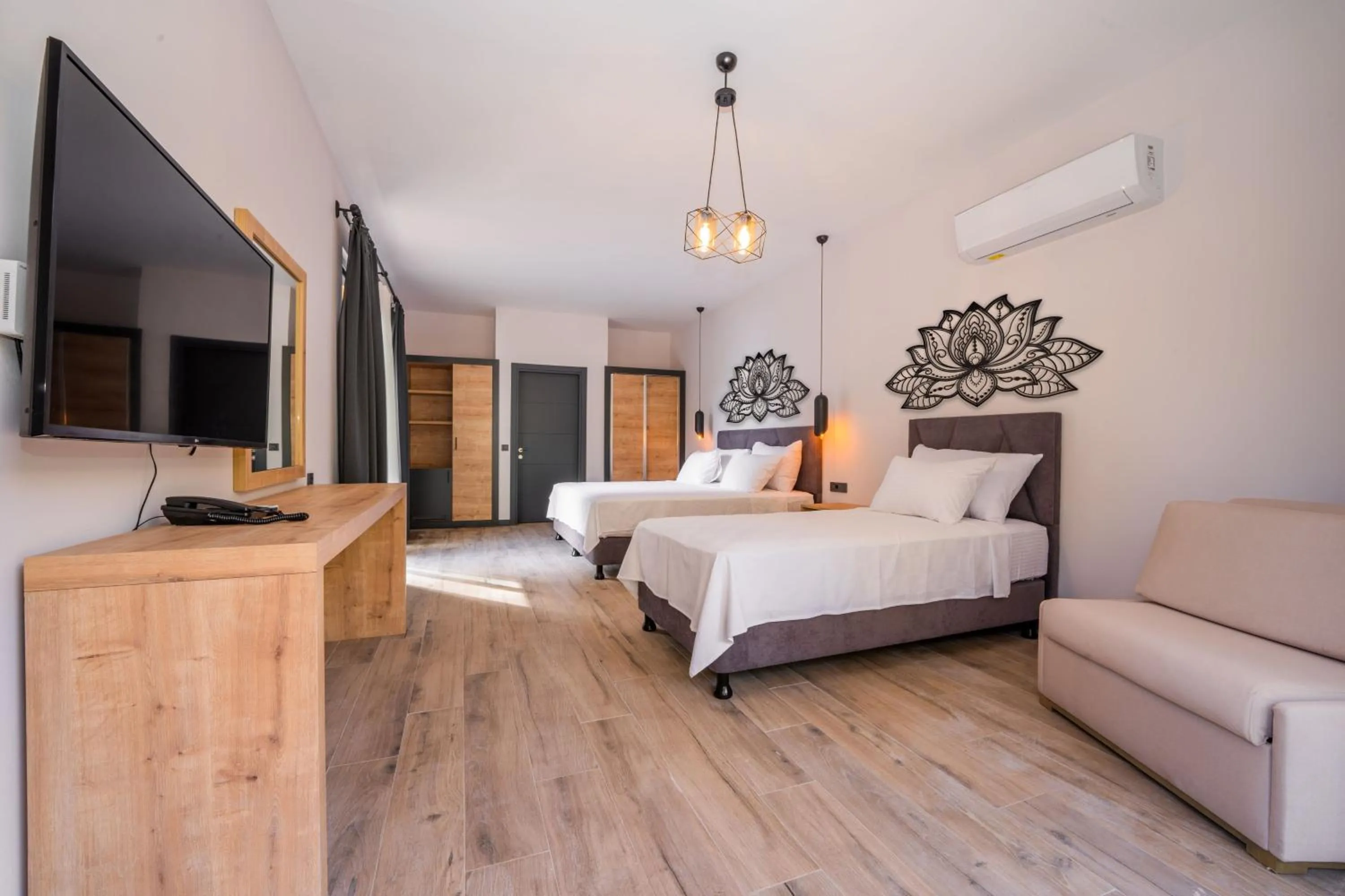 Bed in Sea Valley Lodge