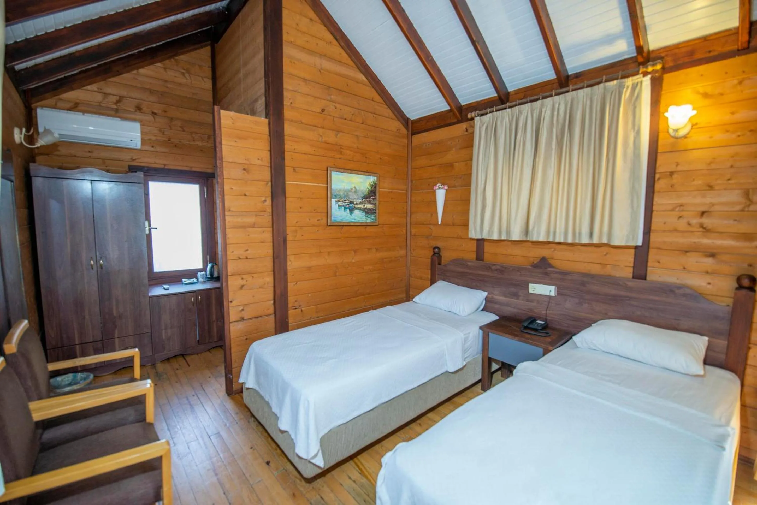 Bed in Sea Valley Lodge