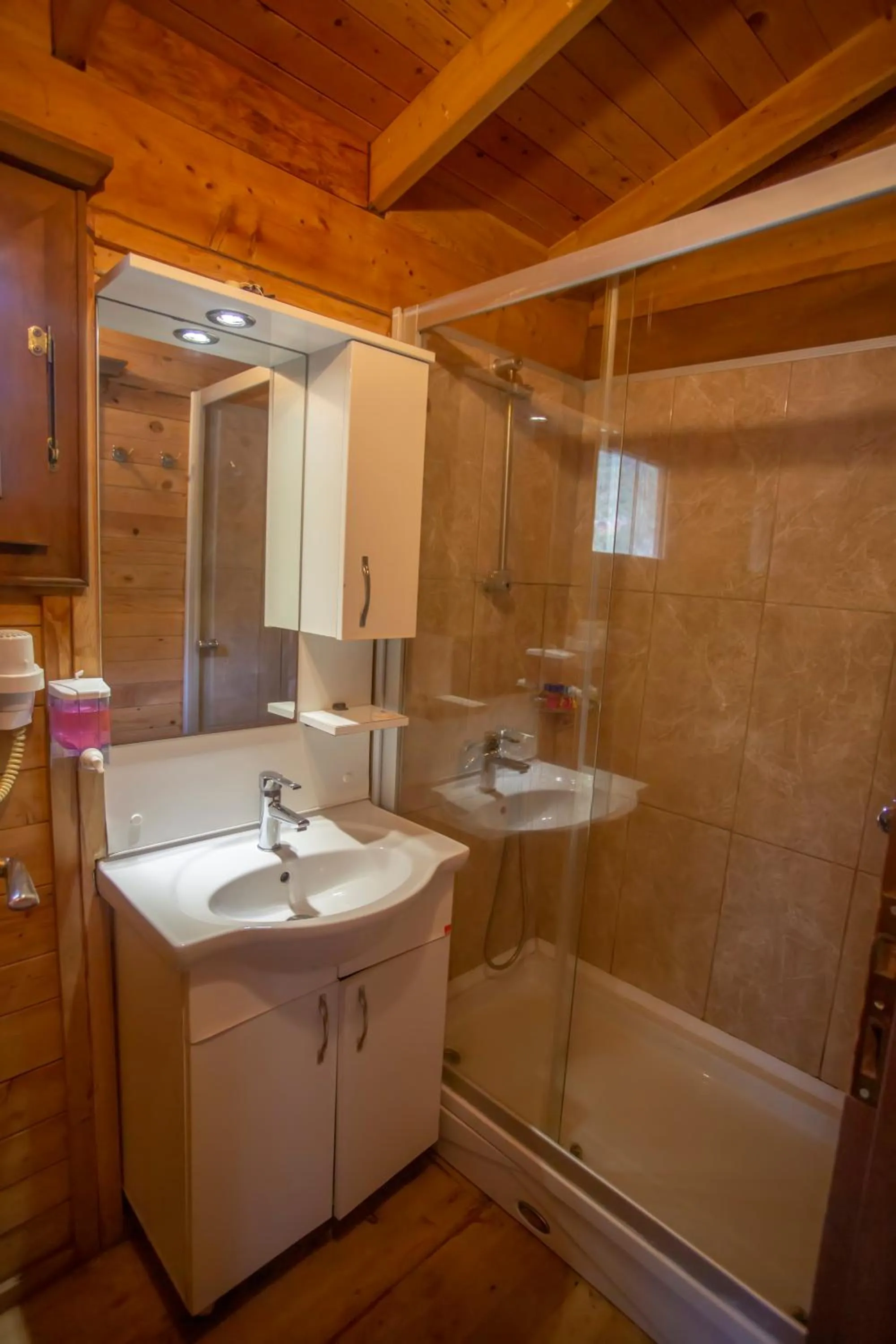 Toilet in Sea Valley Lodge