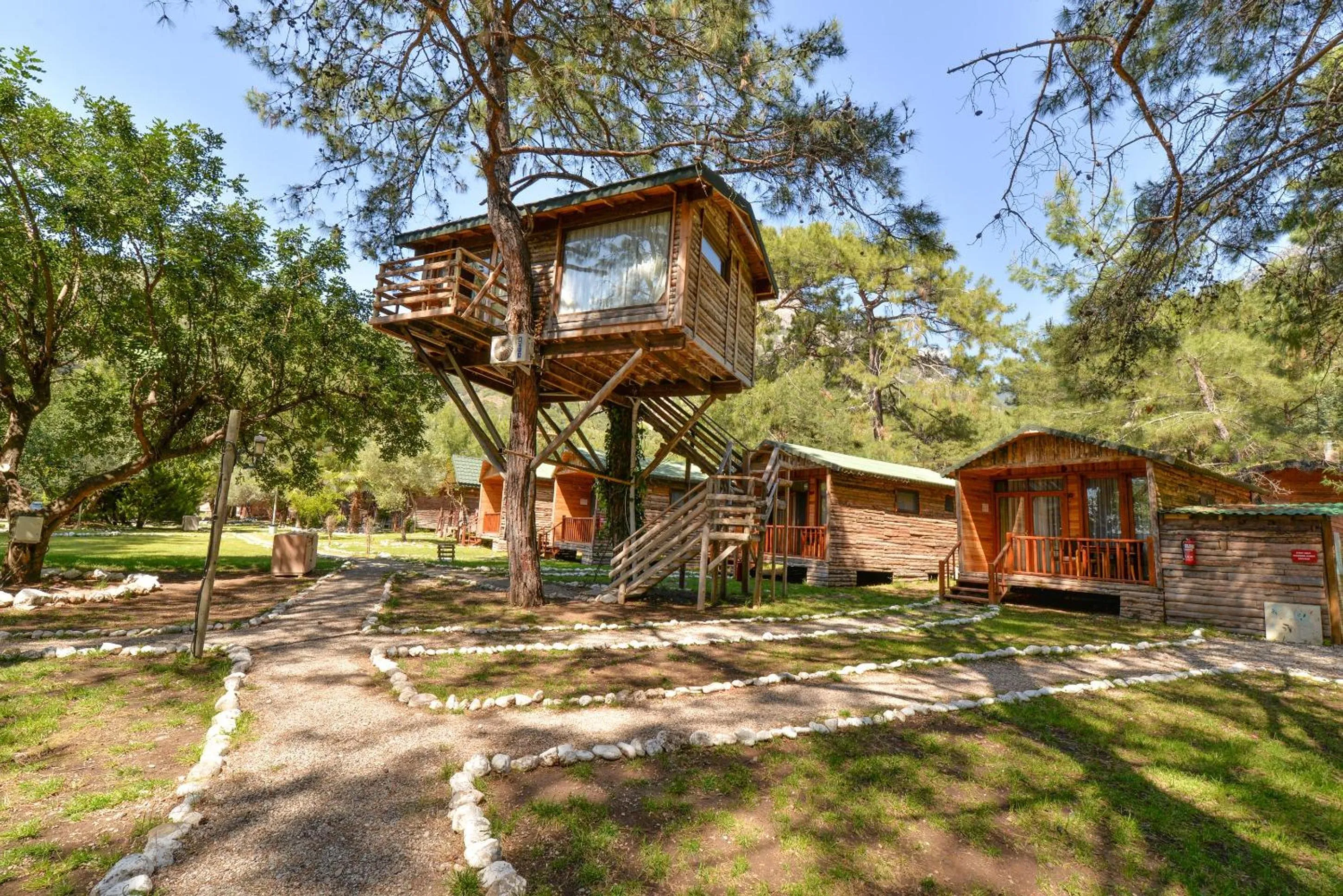 Property building in Sea Valley Lodge