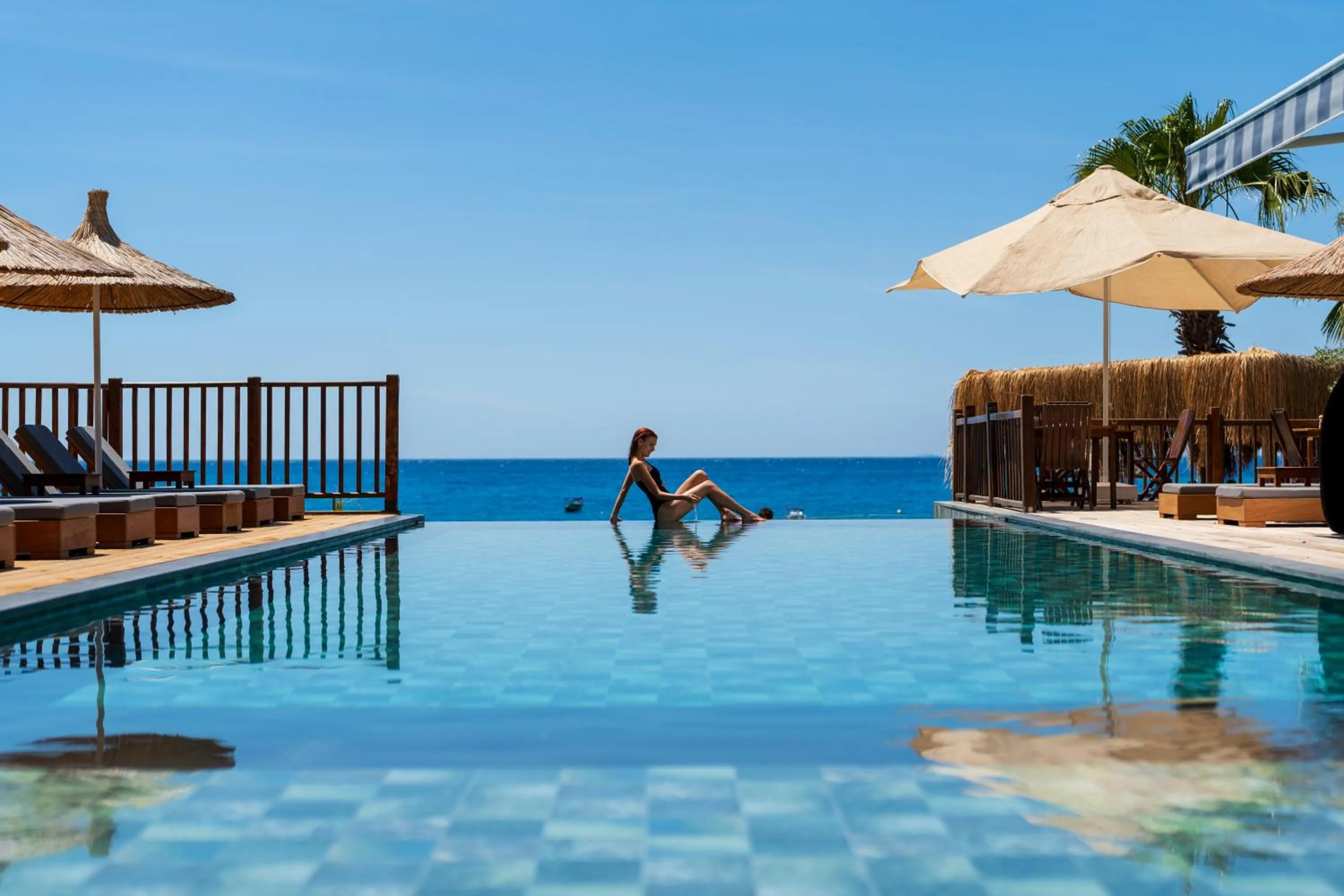 Day in Sea Valley Lodge