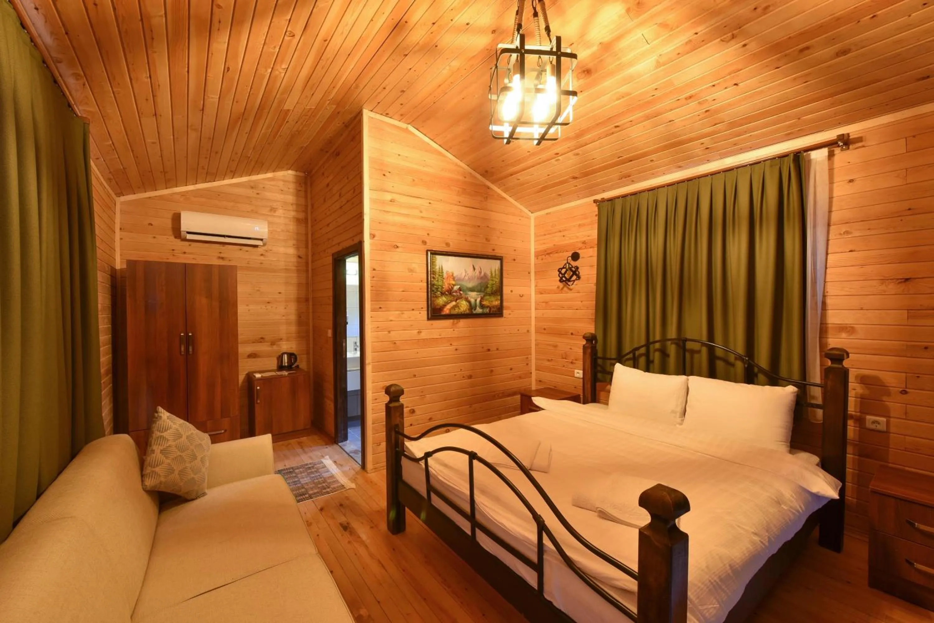 Bed in Sea Valley Lodge