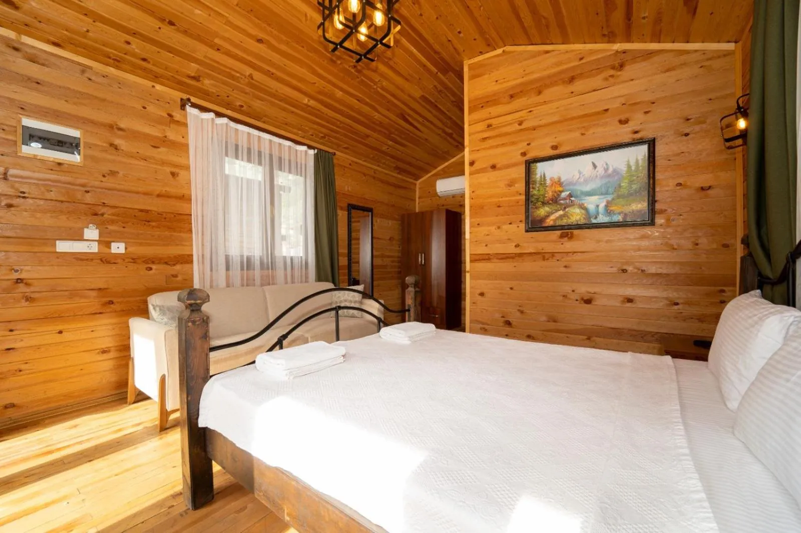 Bed in Sea Valley Lodge