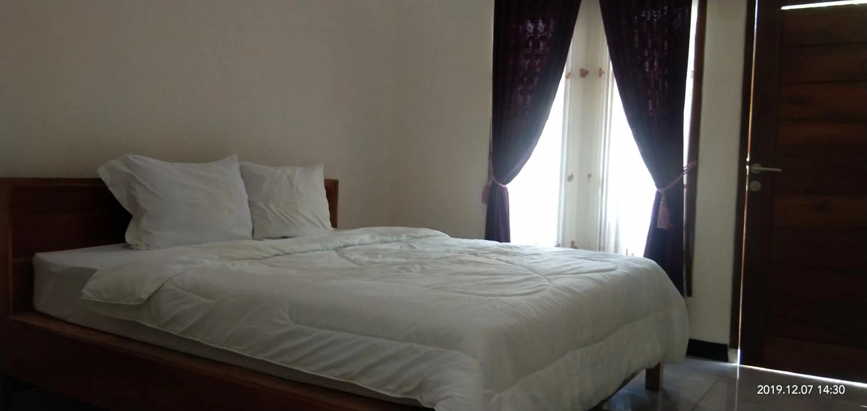 Bedroom, Bed in Arrys Watukarung Surfcamp