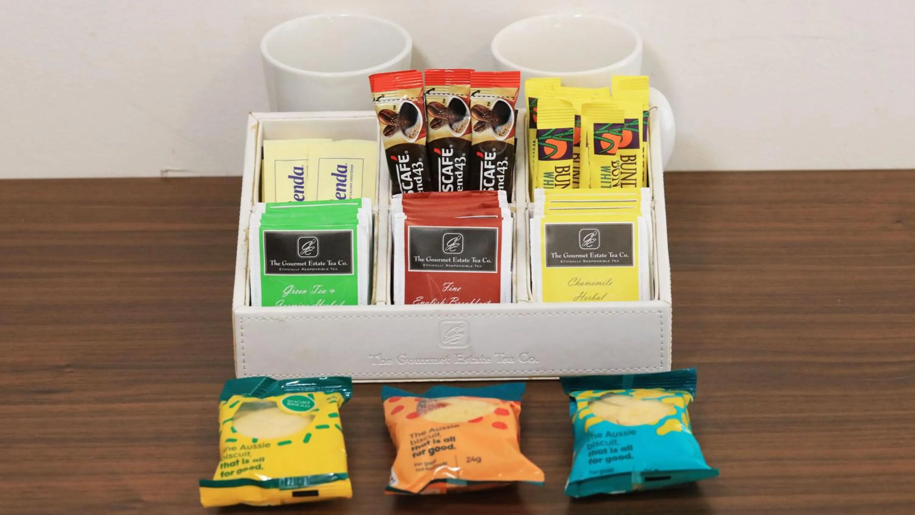 Coffee/tea facilities in Club Maclean Motel