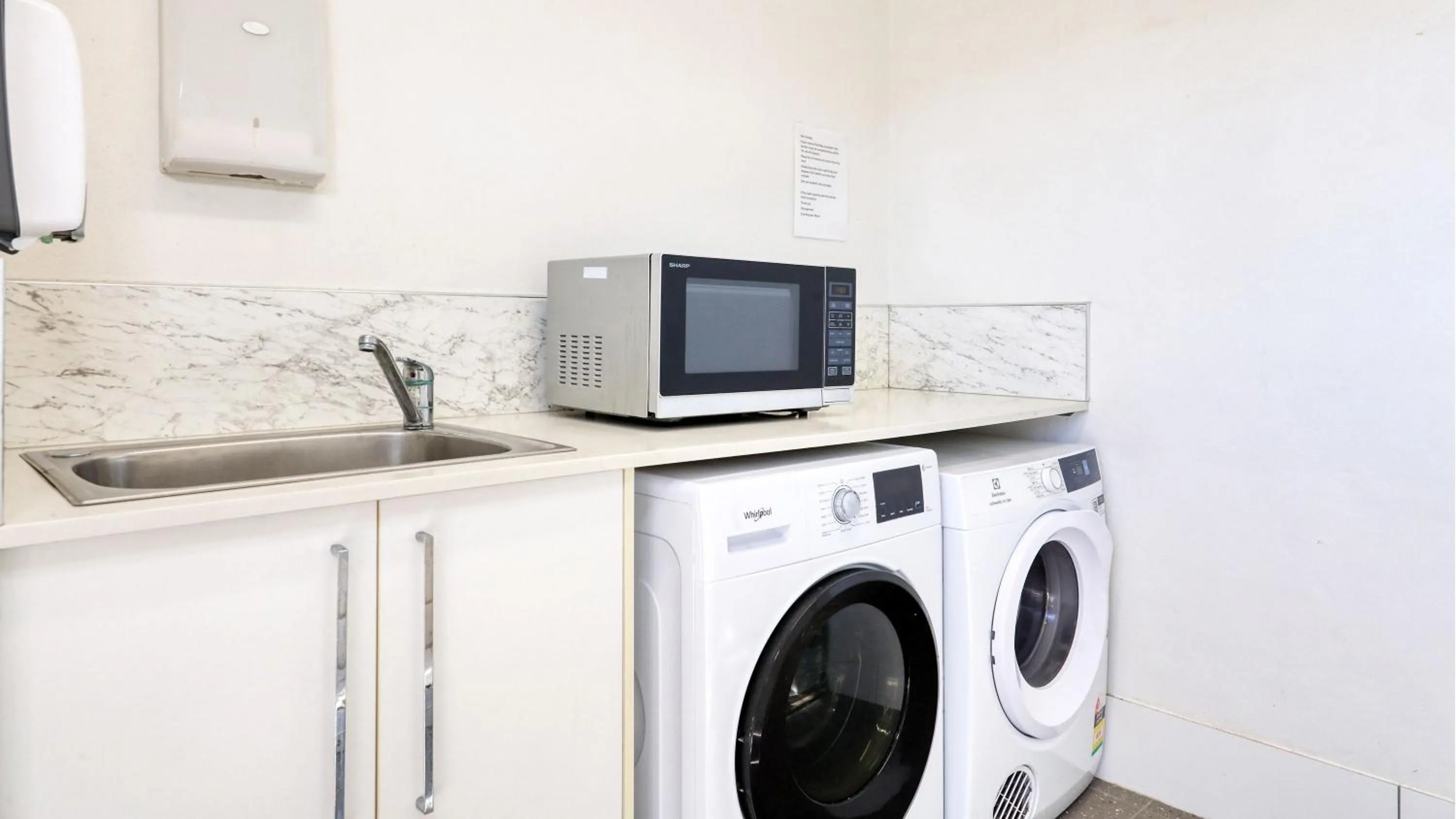 laundry in Club Maclean Motel