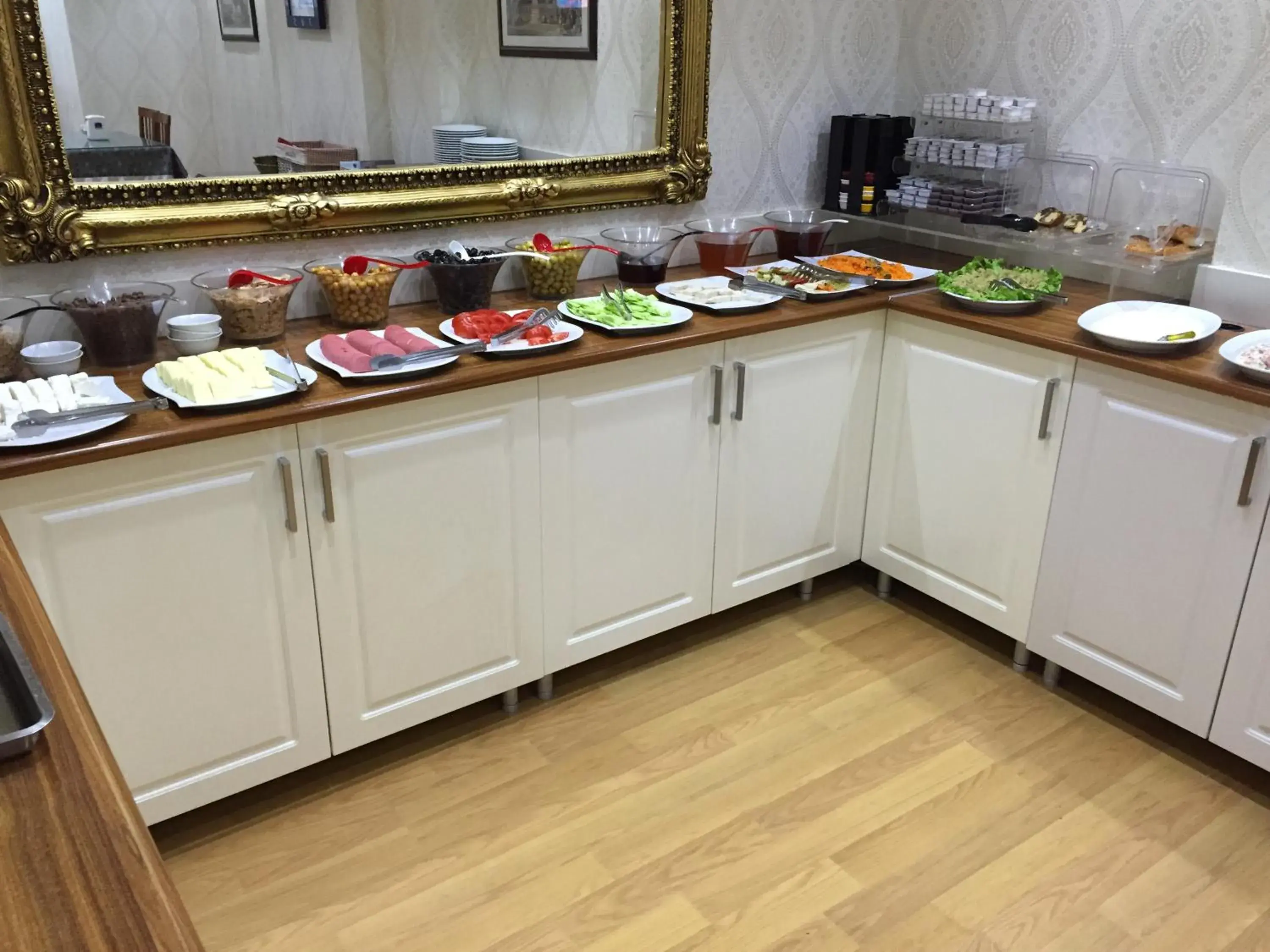 Buffet breakfast in Hotel Akyildiz Buffet breakfast in Hotel Akyildiz