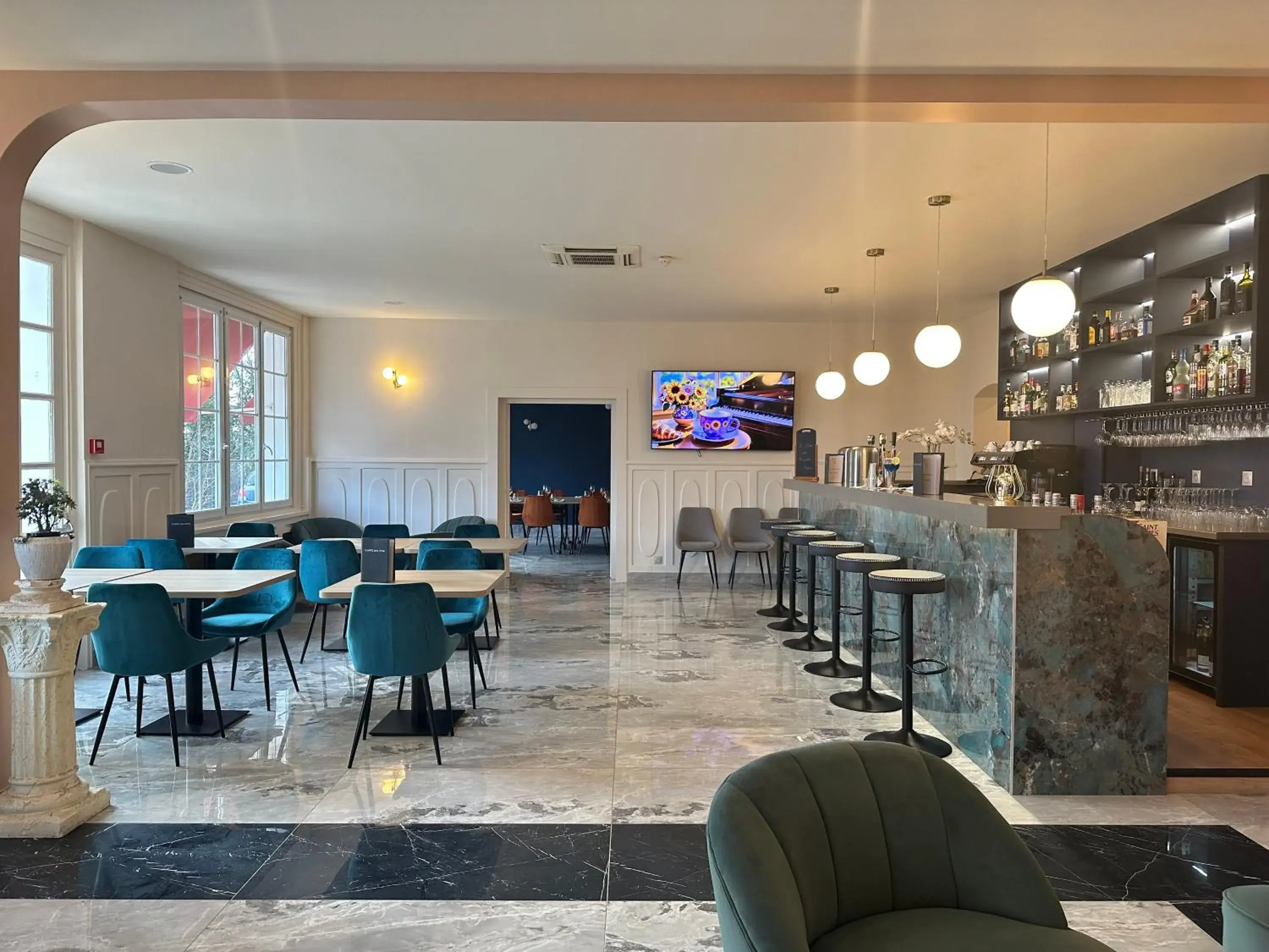 Restaurant/places to eat in Best Western Hotel Restaurant Ile de France Restaurant/places to eat in Best Western Hotel Restaurant Ile de France