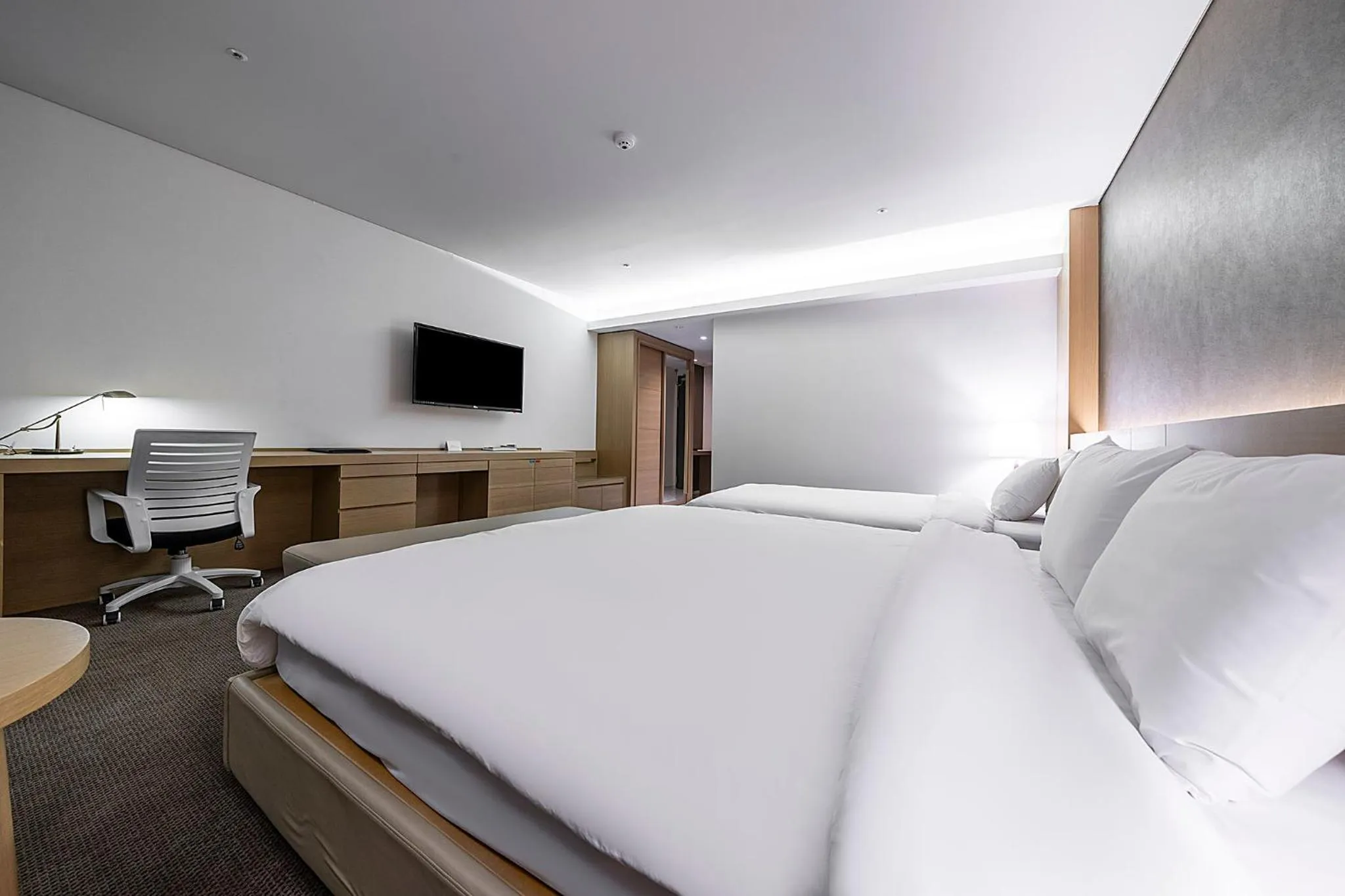 Bed in Wonju Citi Hotel