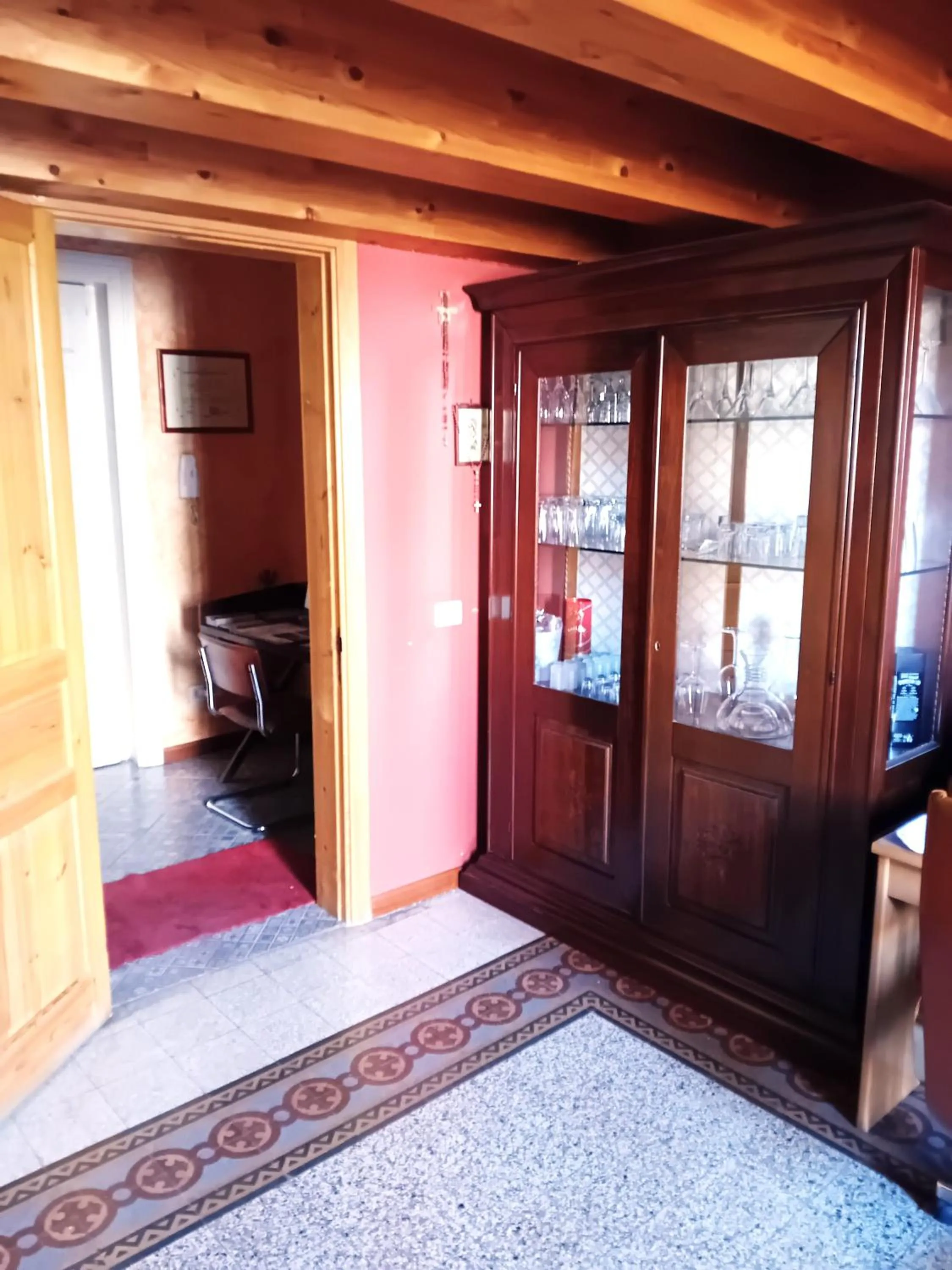 Facade/entrance in Palazzo Aprile