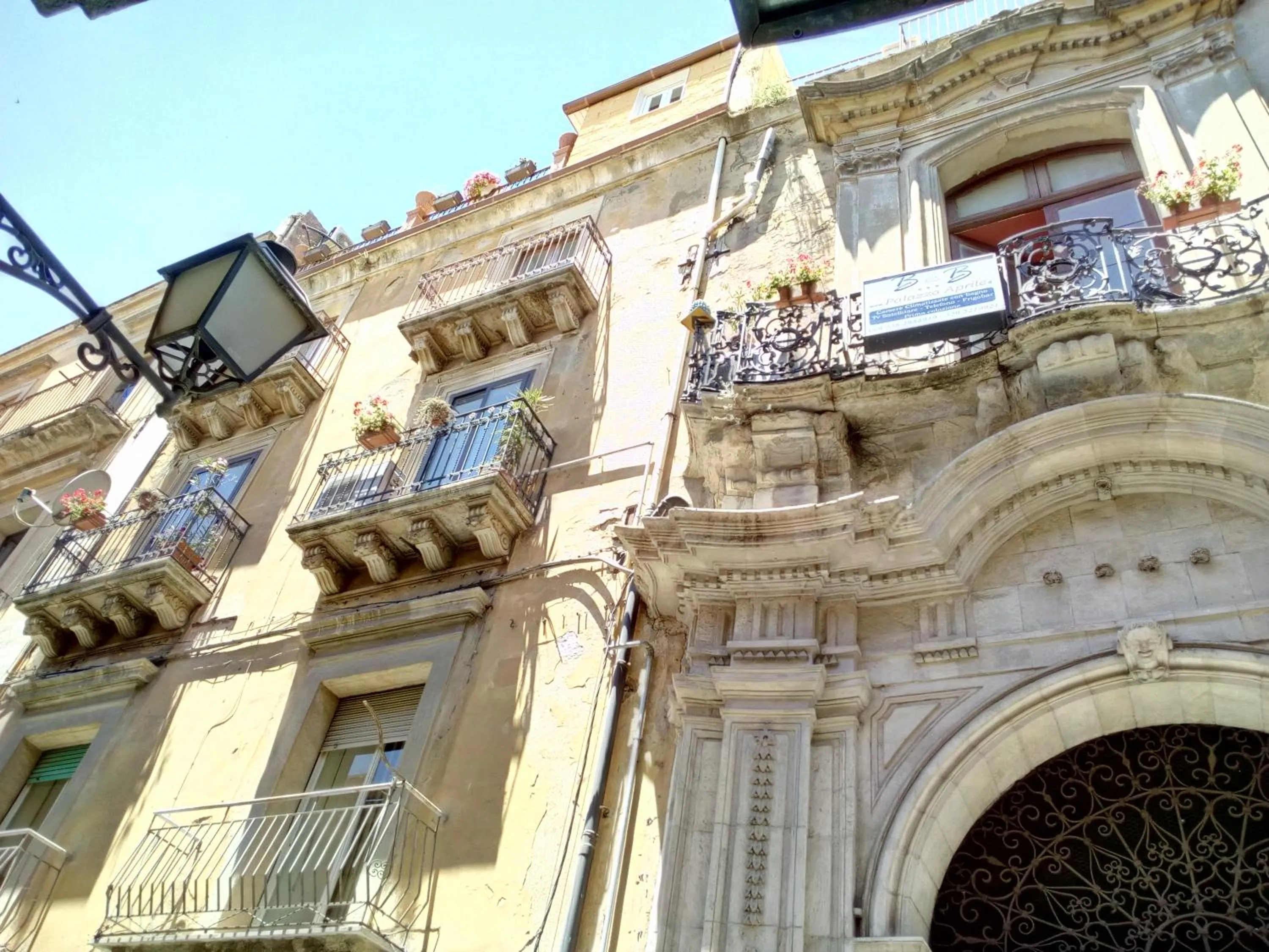 Facade/entrance in Palazzo Aprile