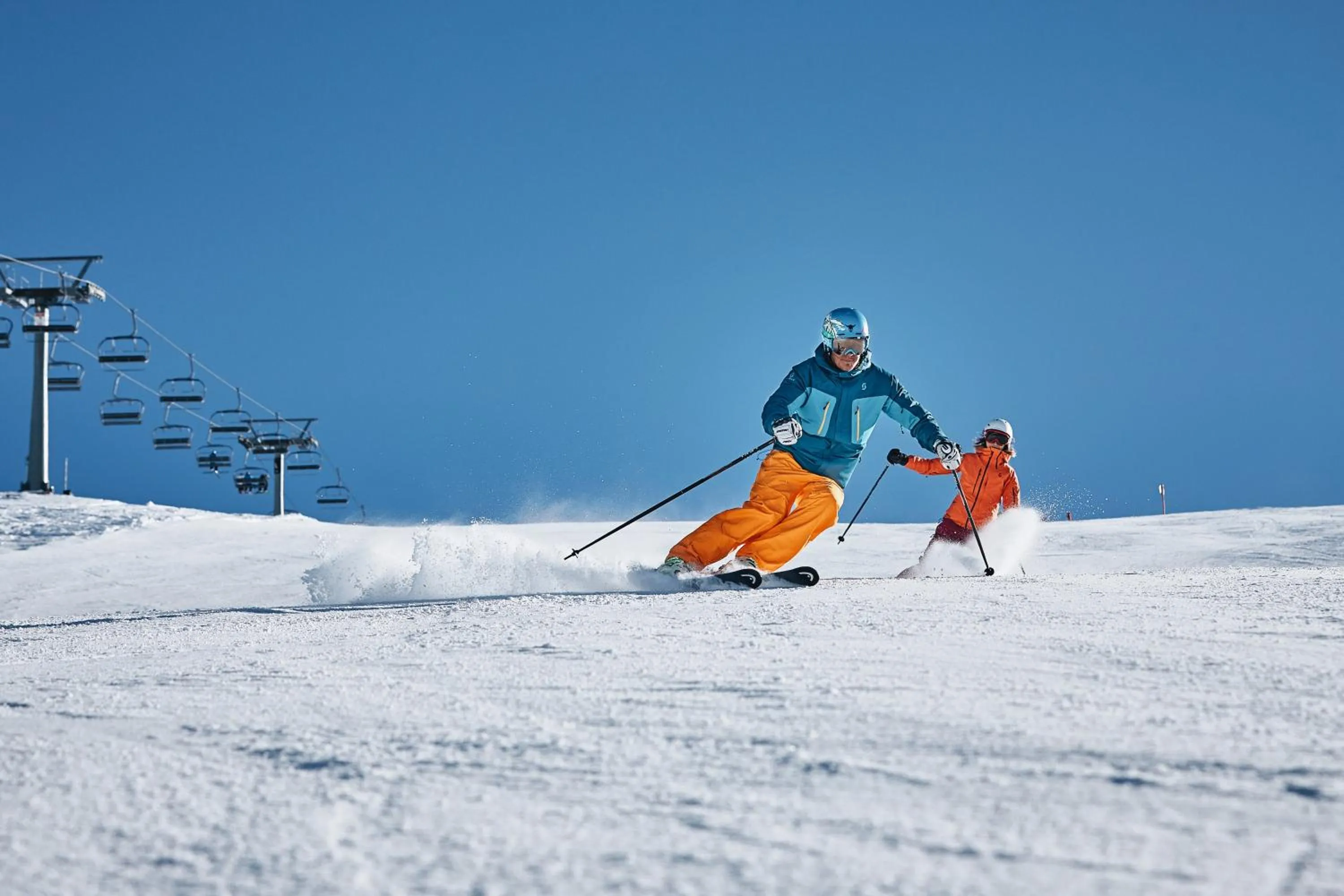 Skiing in Hotel Lenz