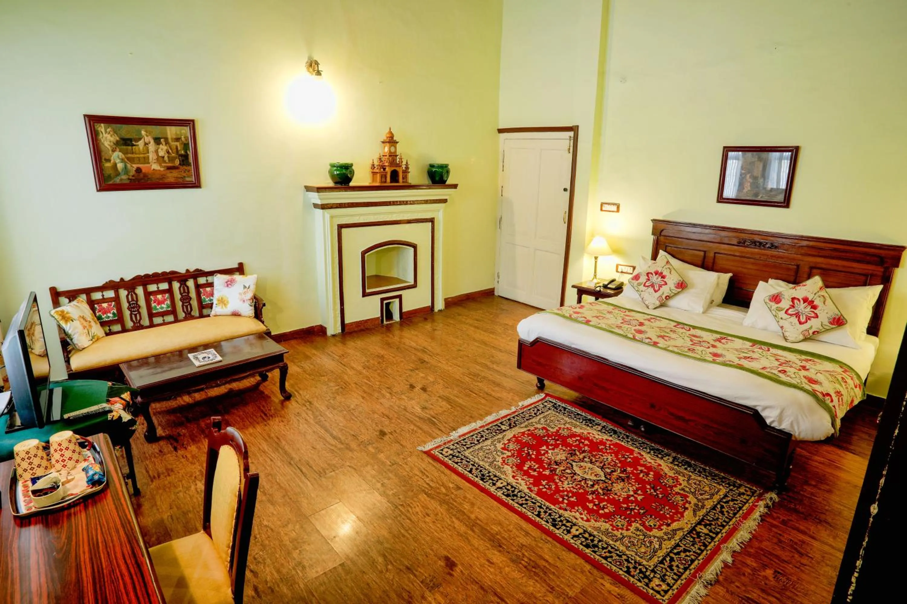 Bed in WelcomHeritage Kasmanda Palace