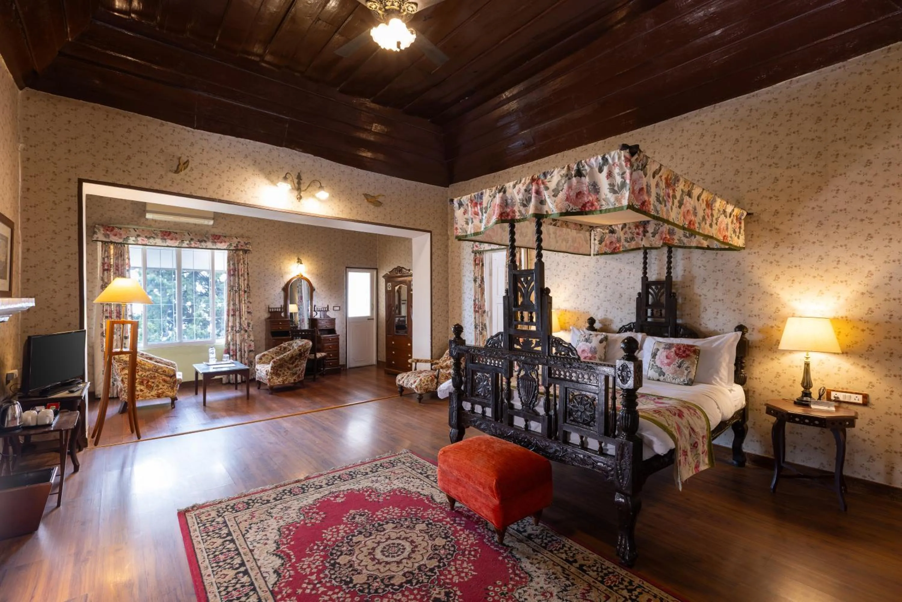 Photo of the whole room in WelcomHeritage Kasmanda Palace