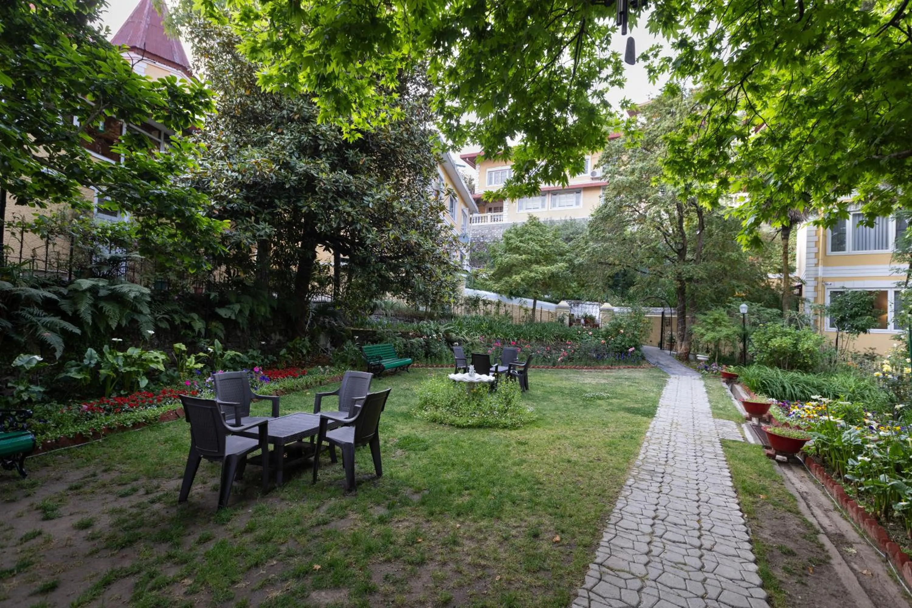 Garden in WelcomHeritage Kasmanda Palace