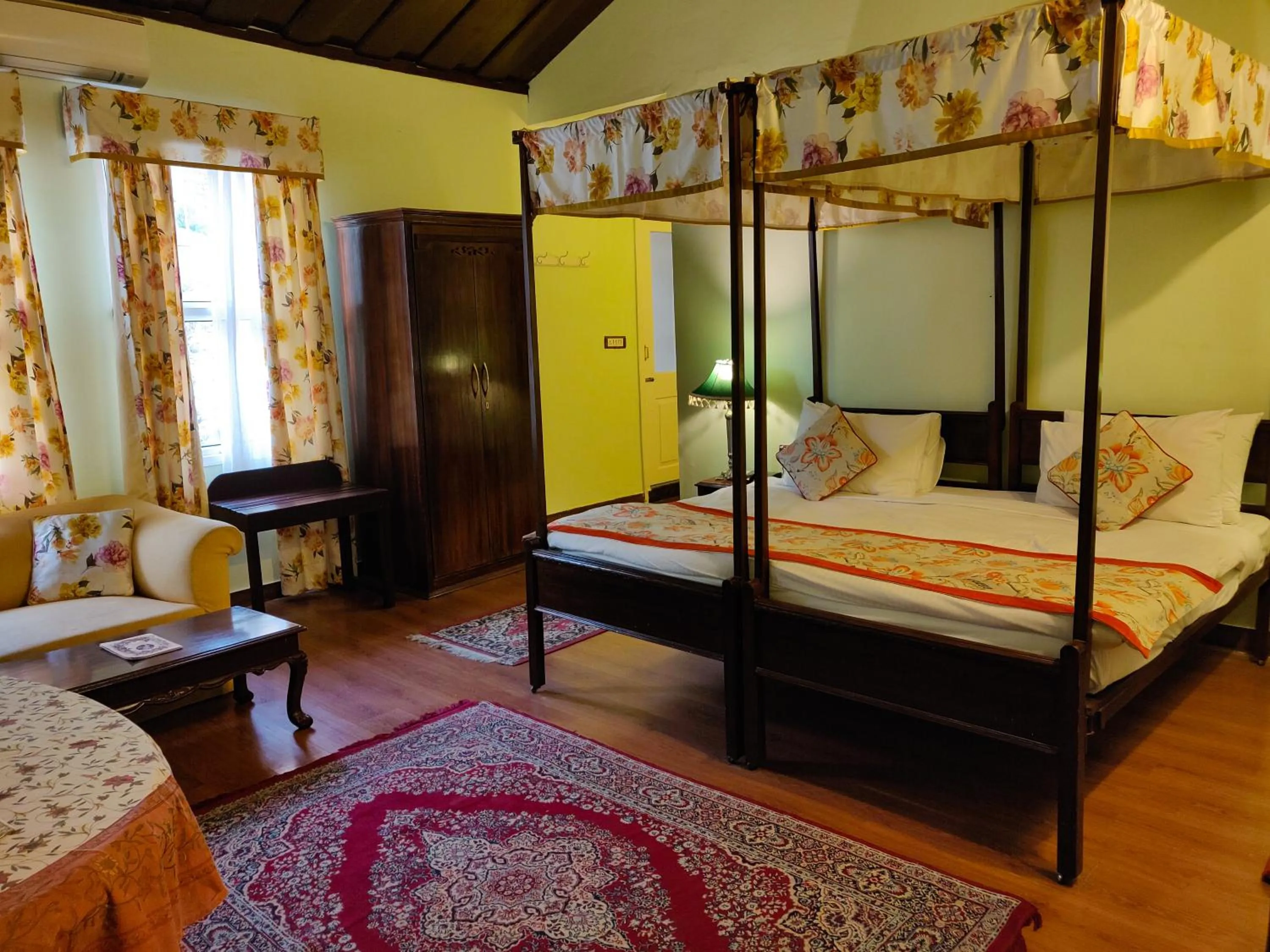 Bed in WelcomHeritage Kasmanda Palace