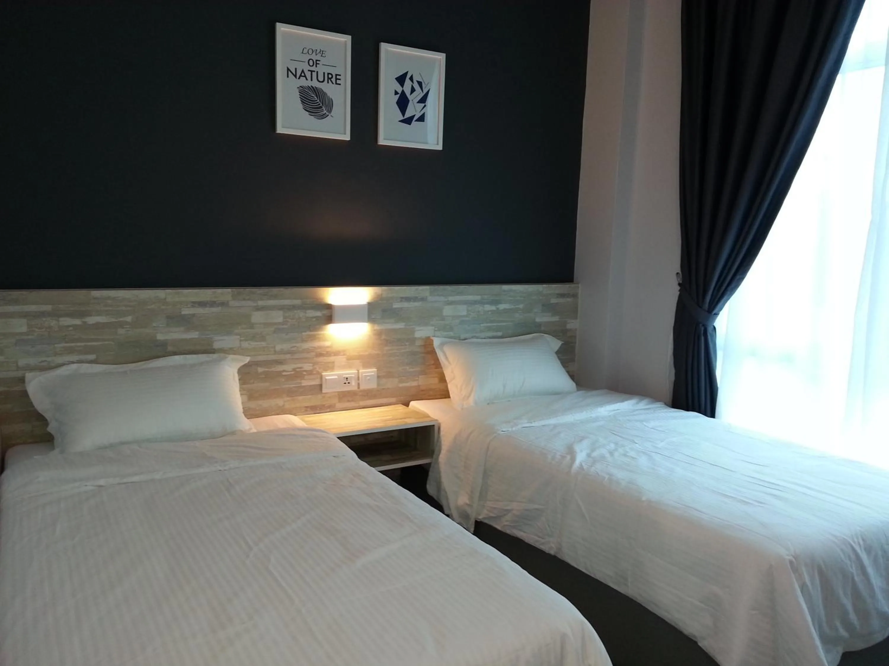 Deluxe Twin Room in L Hotel