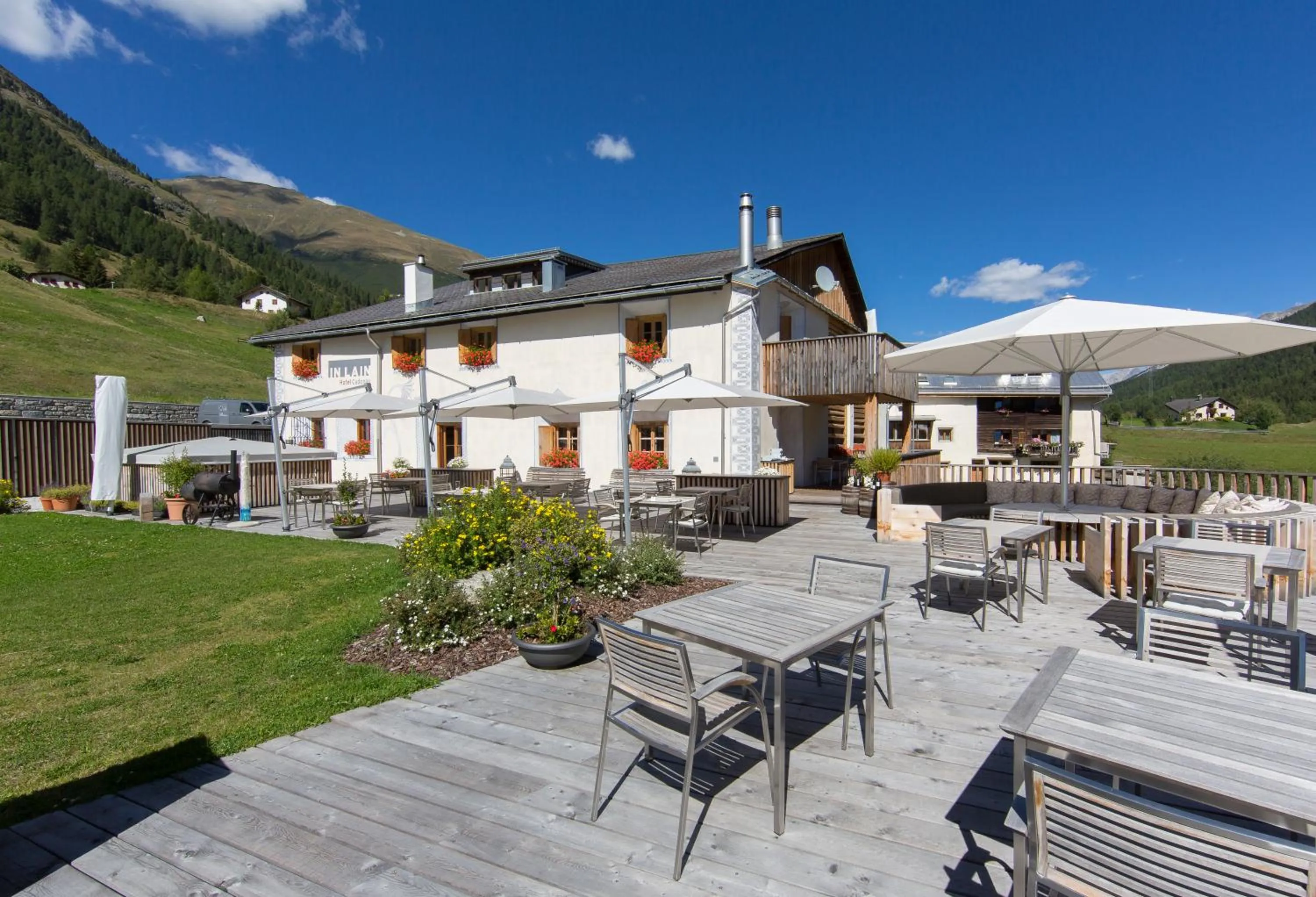 Restaurant/places to eat in Relais & Châteaux IN LAIN Hotel Cadonau