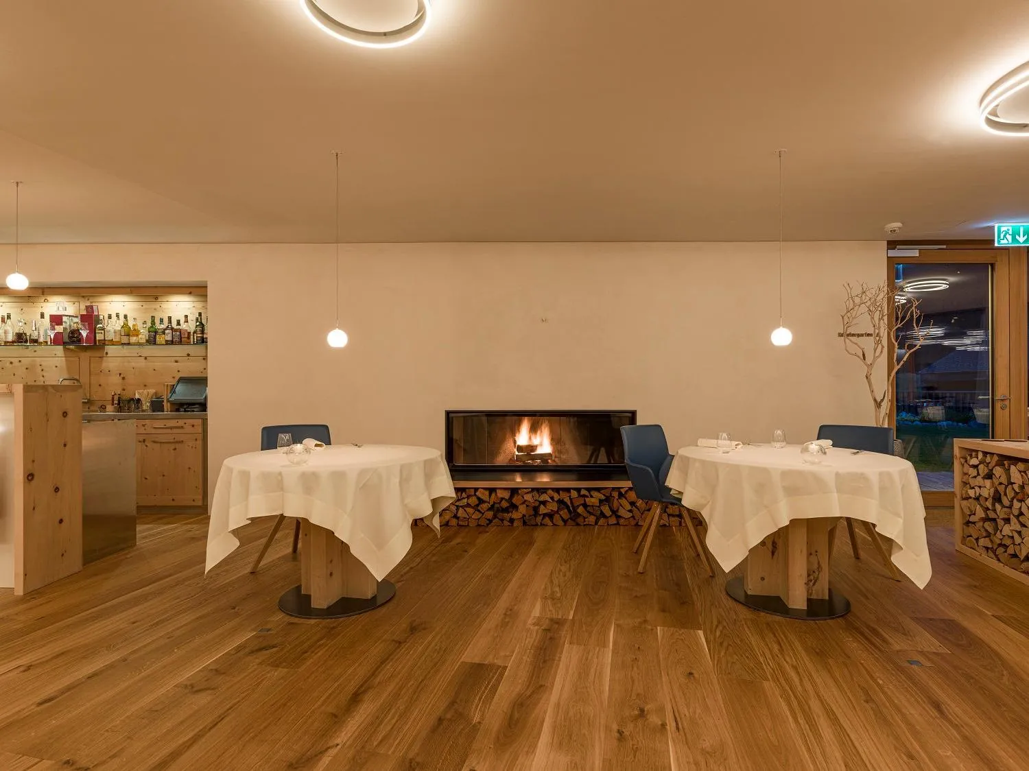 Restaurant/places to eat in Relais & Châteaux IN LAIN Hotel Cadonau