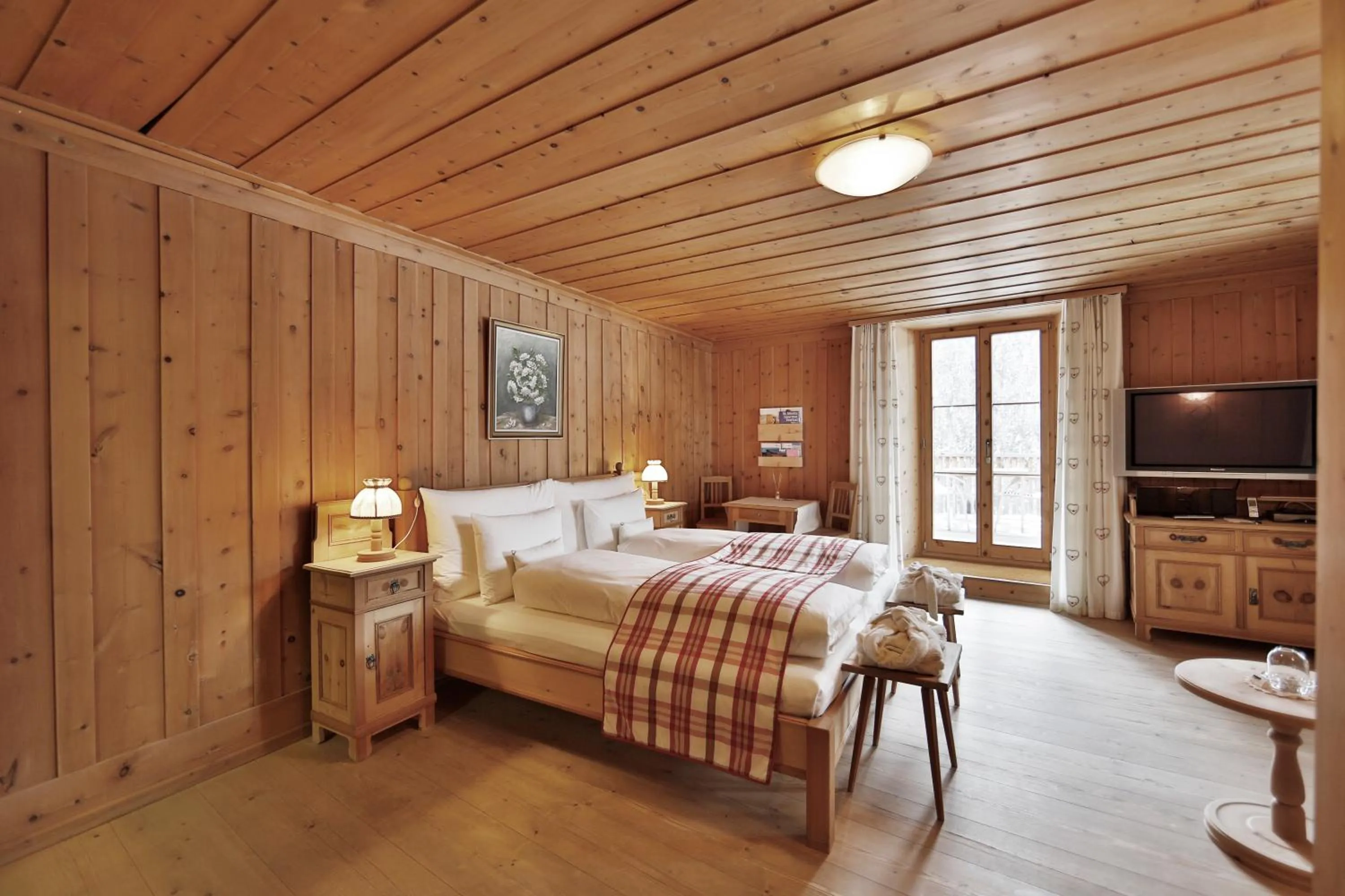 Day, Bed in Relais & Châteaux IN LAIN Hotel Cadonau