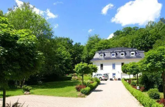 Weisses-Haus-am-Kurpark-Fewo-Gartenblick Weisses-Haus-am-Kurpark-Fewo-Gartenblick