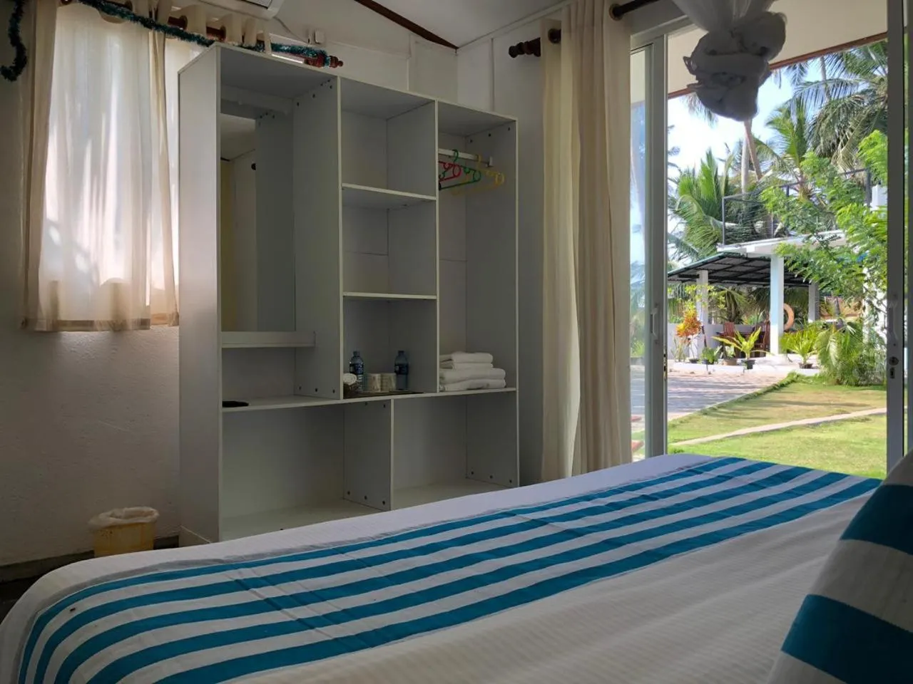 Inner courtyard view, Bed in Ocean Caves, Balapitiya