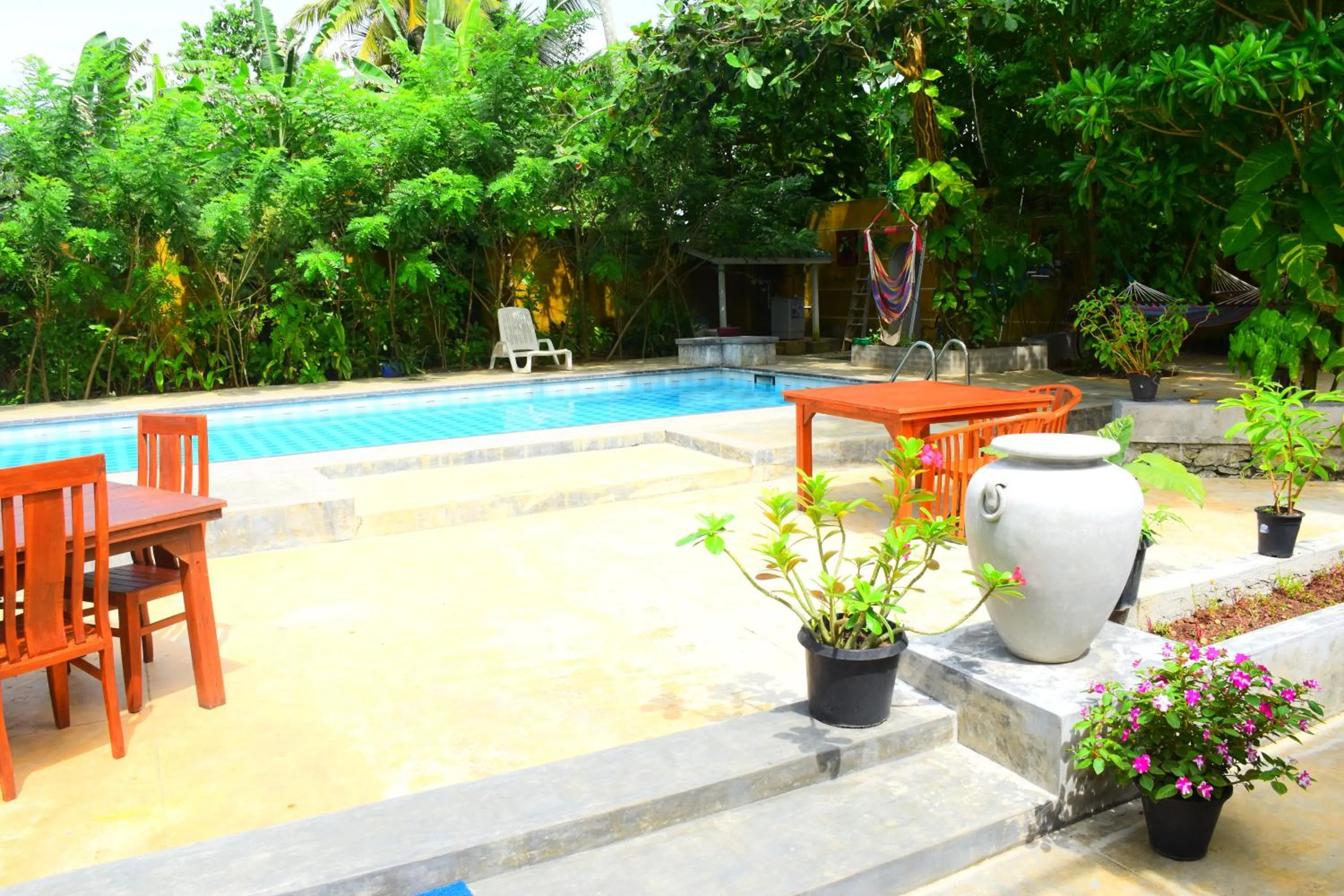 Decorative detail in Ocean Caves, Balapitiya