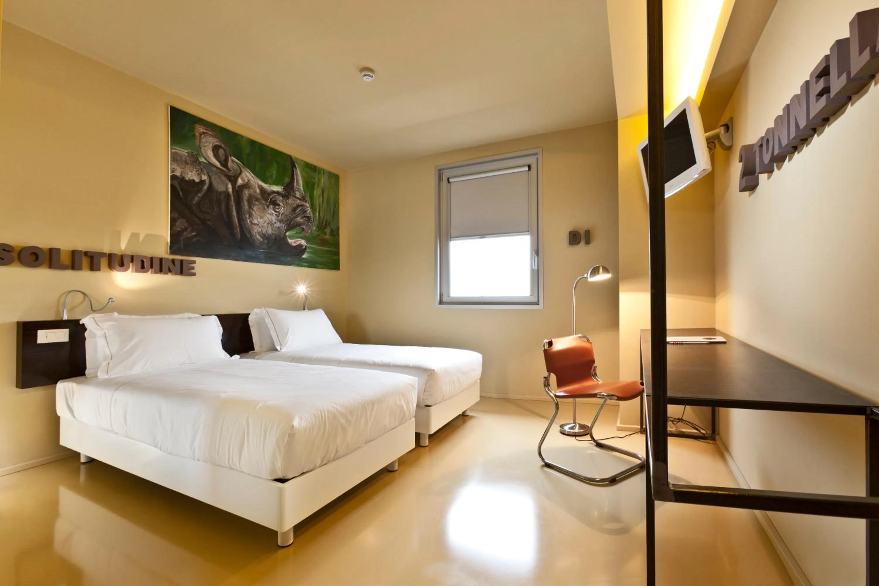 Photo of the whole room, Bed in Aiden by Best Western JHD Dunant Hotel