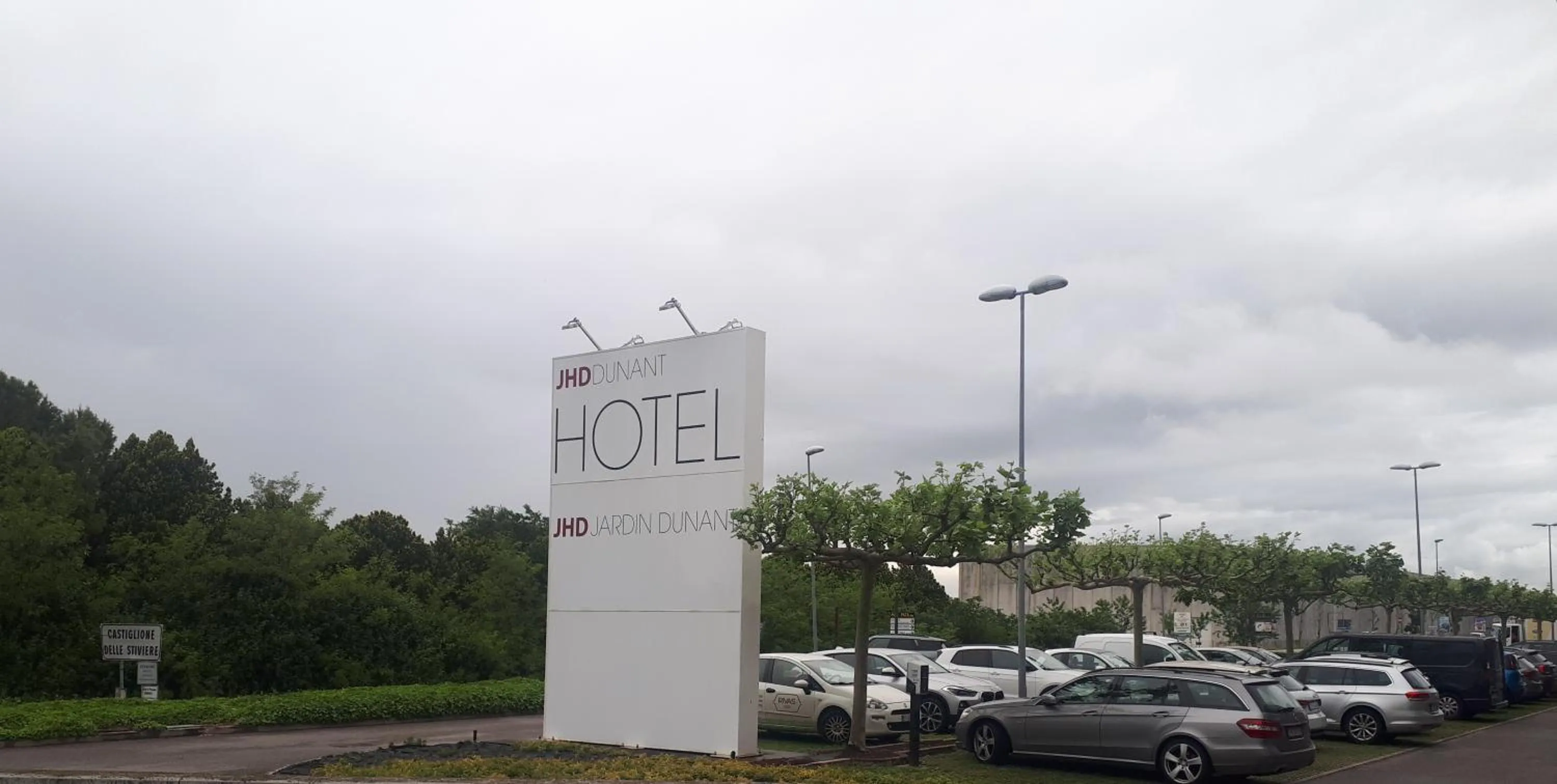 Parking in Aiden by Best Western JHD Dunant Hotel