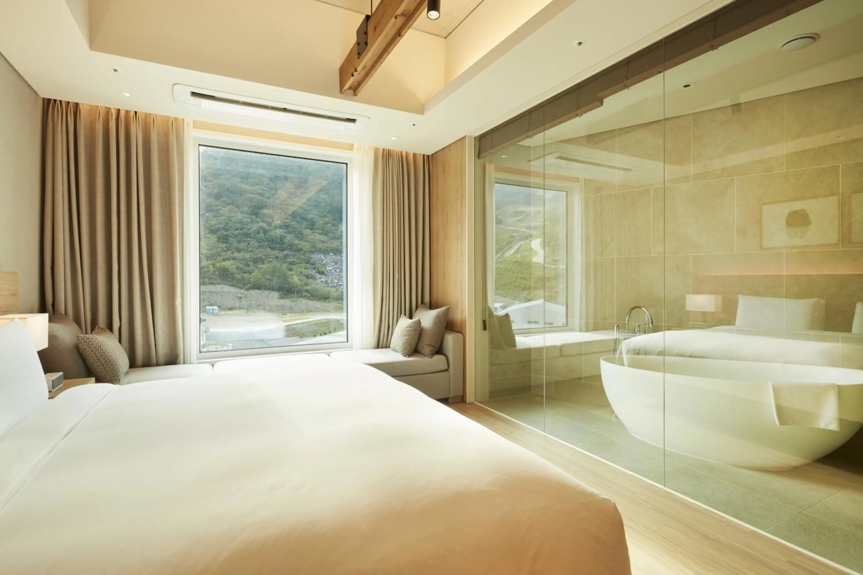 Bed in PARK ROCHE Resort & Wellness