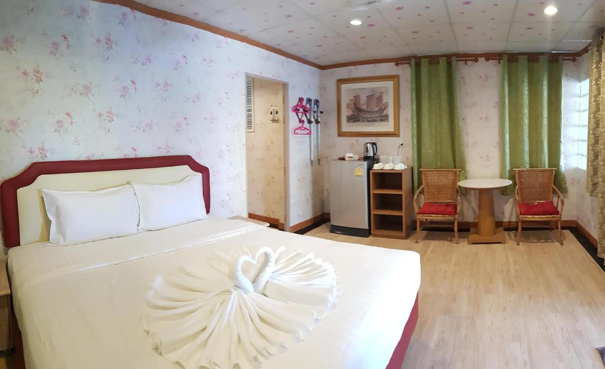 Bed in Golden Dragon Kanchanaburi