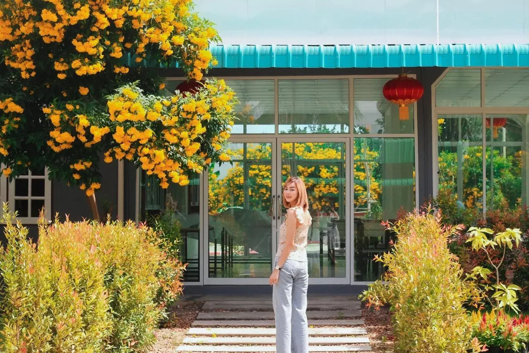 Facade/entrance in Golden Dragon Kanchanaburi Facade/entrance in Golden Dragon Kanchanaburi