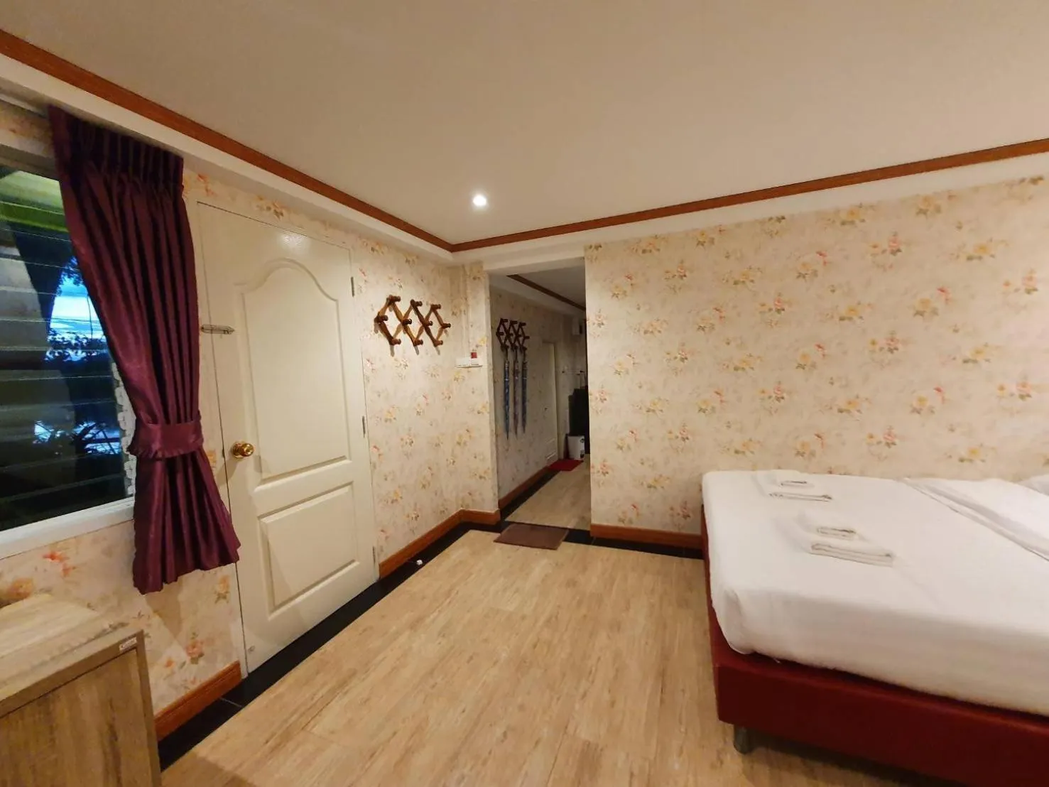 Bedroom, Bed in Golden Dragon Kanchanaburi