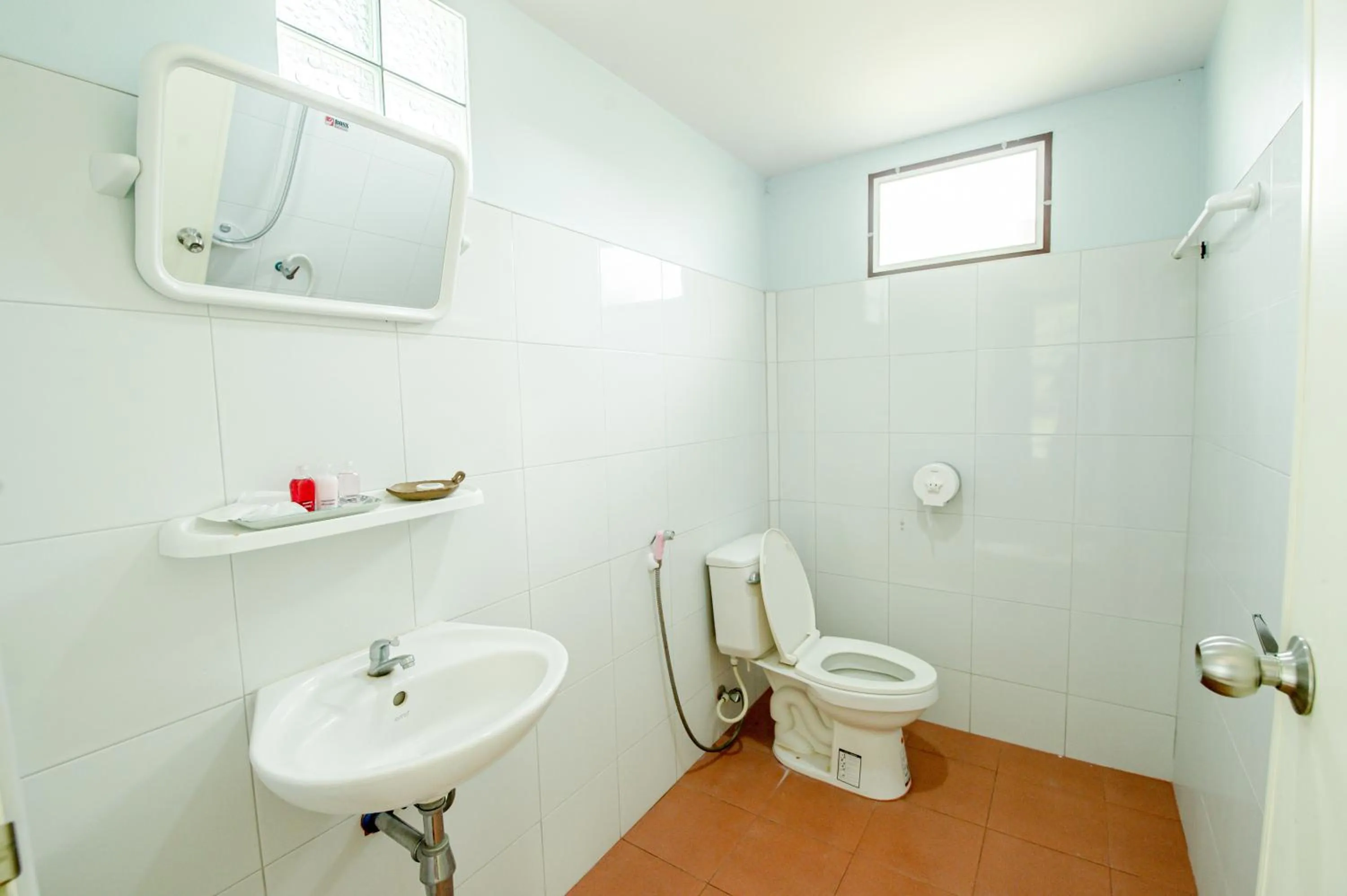 Bathroom in Golden Dragon Kanchanaburi