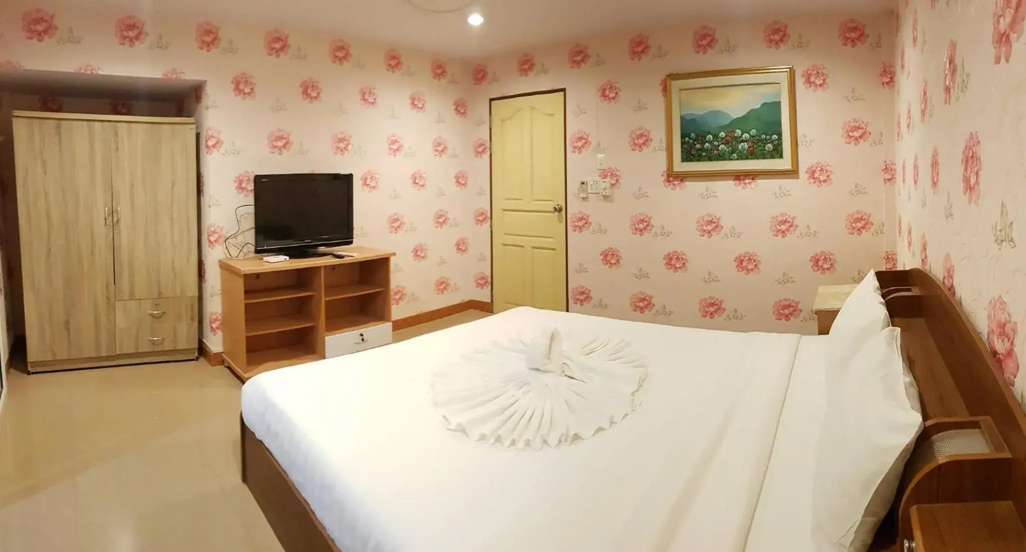 Bed in Golden Dragon Kanchanaburi Bed in Golden Dragon Kanchanaburi