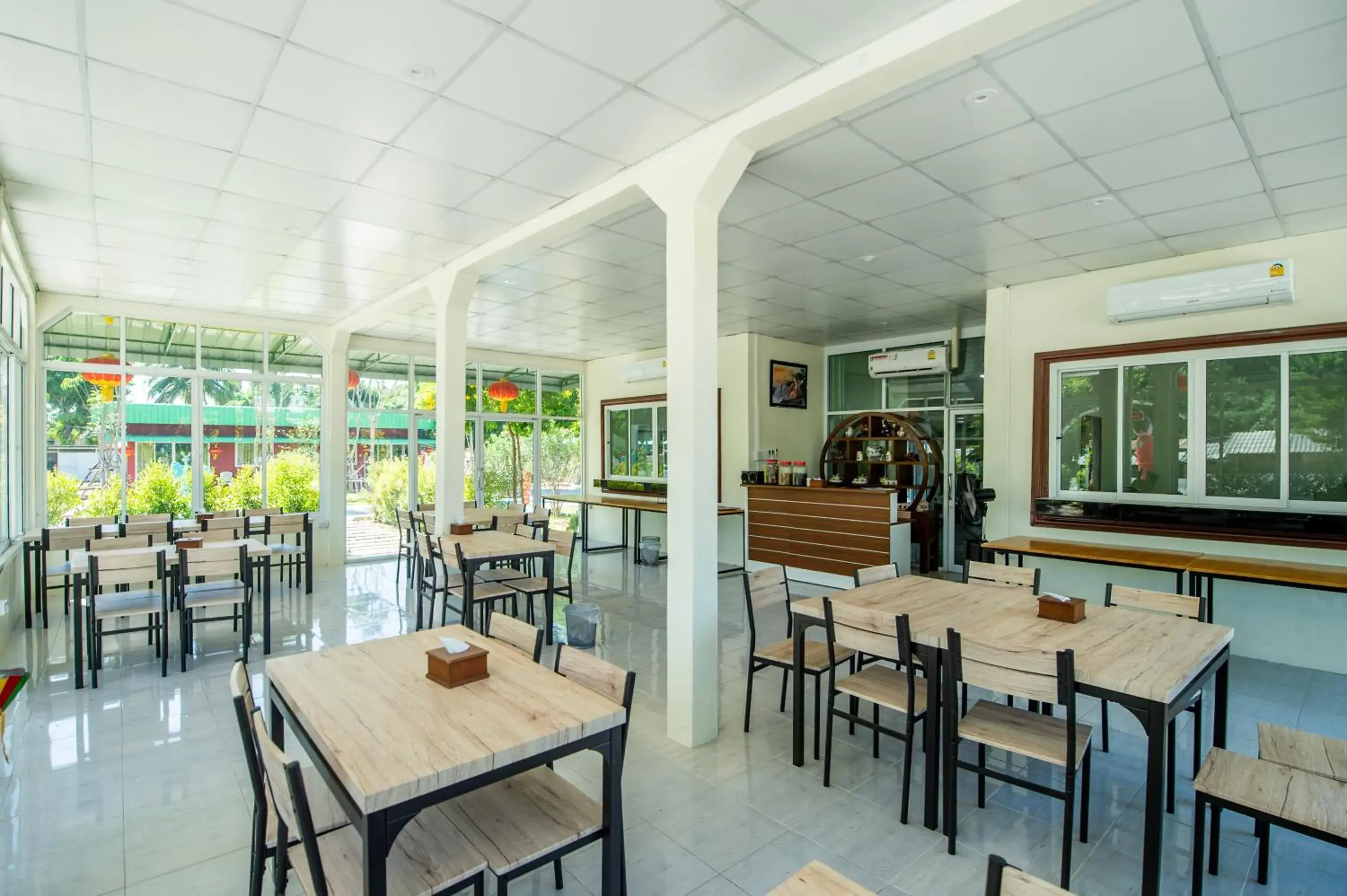 Restaurant/places to eat in Golden Dragon Kanchanaburi Restaurant/places to eat in Golden Dragon Kanchanaburi