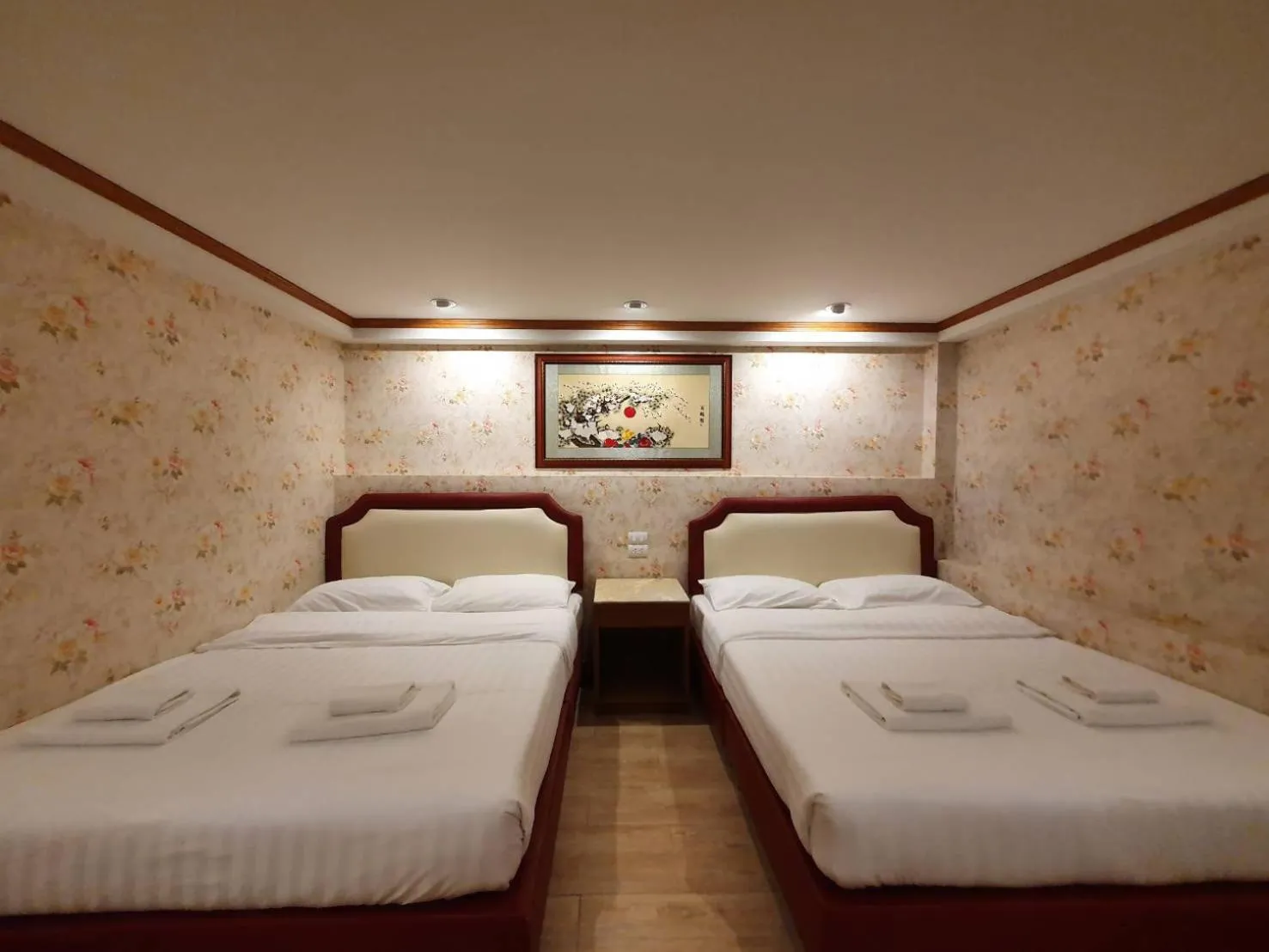 Bedroom, Bed in Golden Dragon Kanchanaburi