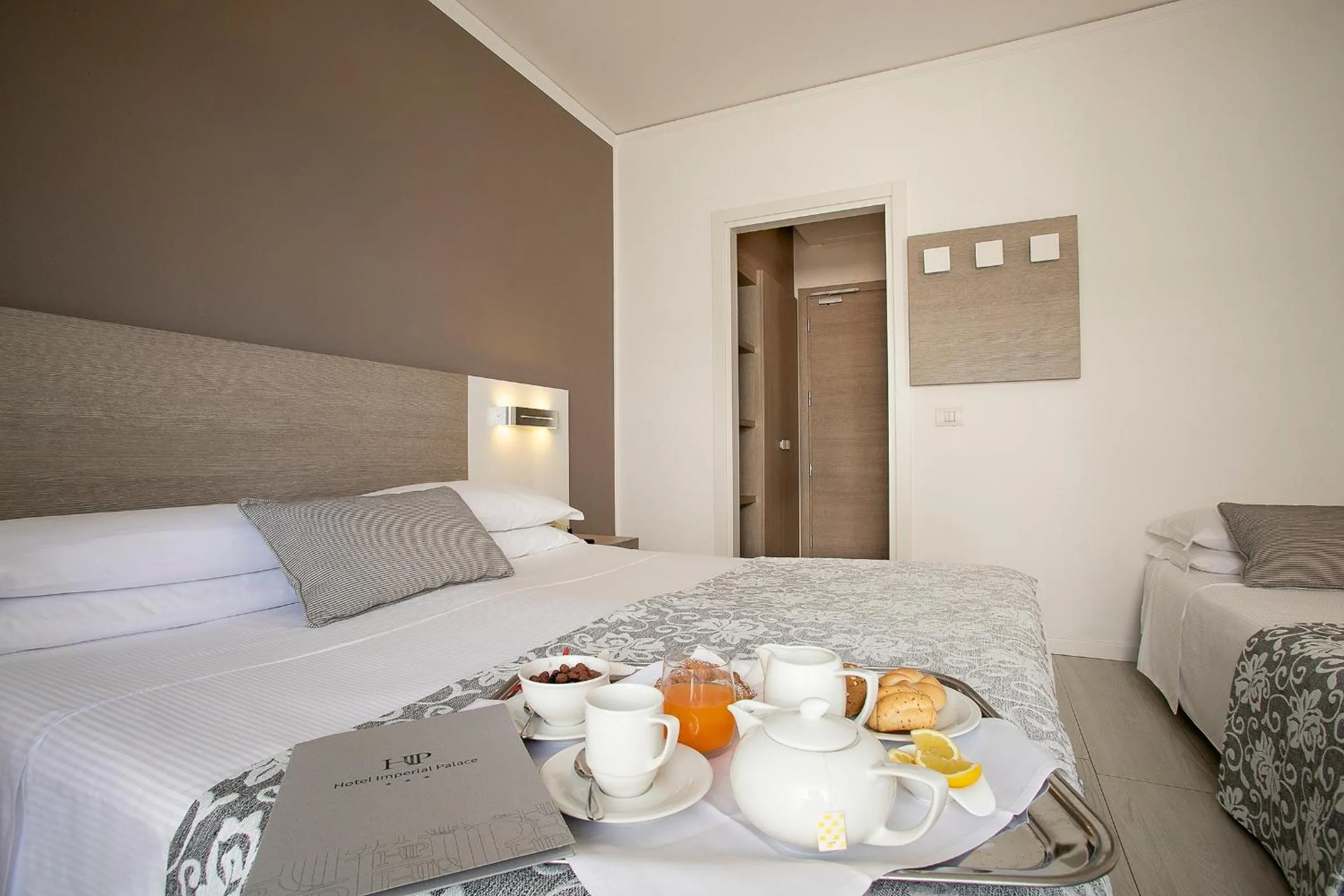 Bed in Hotel Imperial Palace
