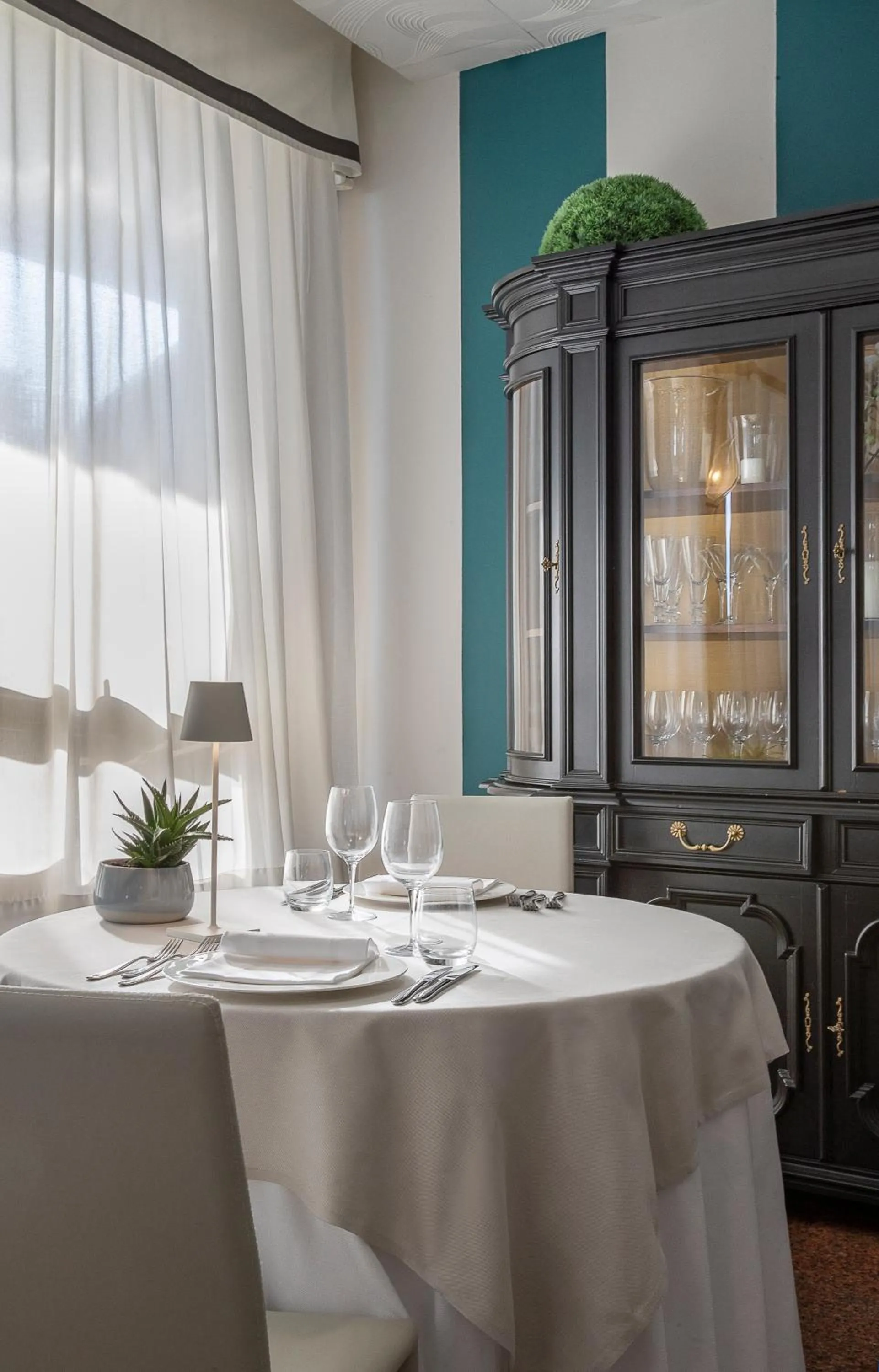Dining area in Hotel Imperial Palace