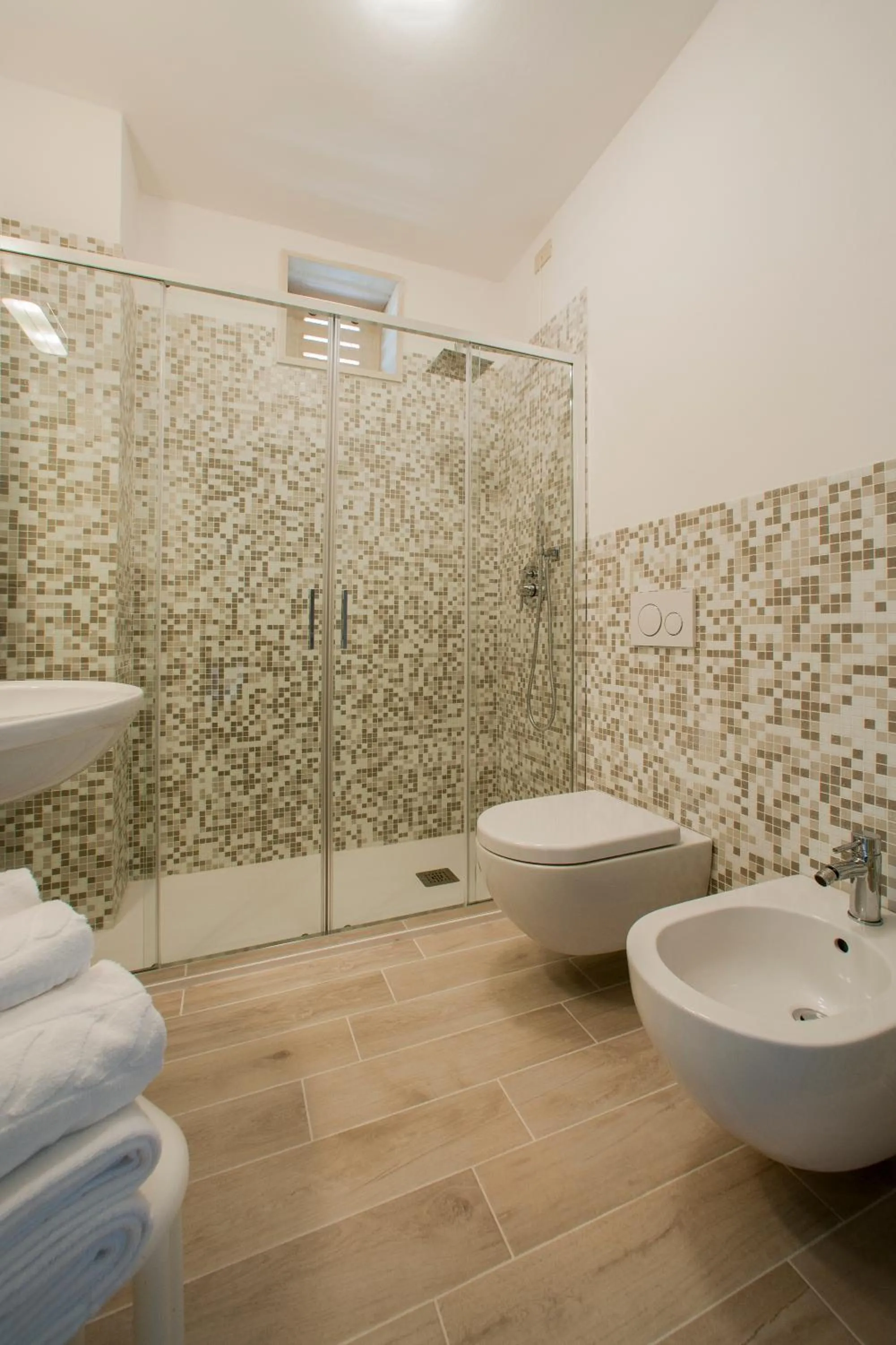 Shower in Hotel Imperial Palace