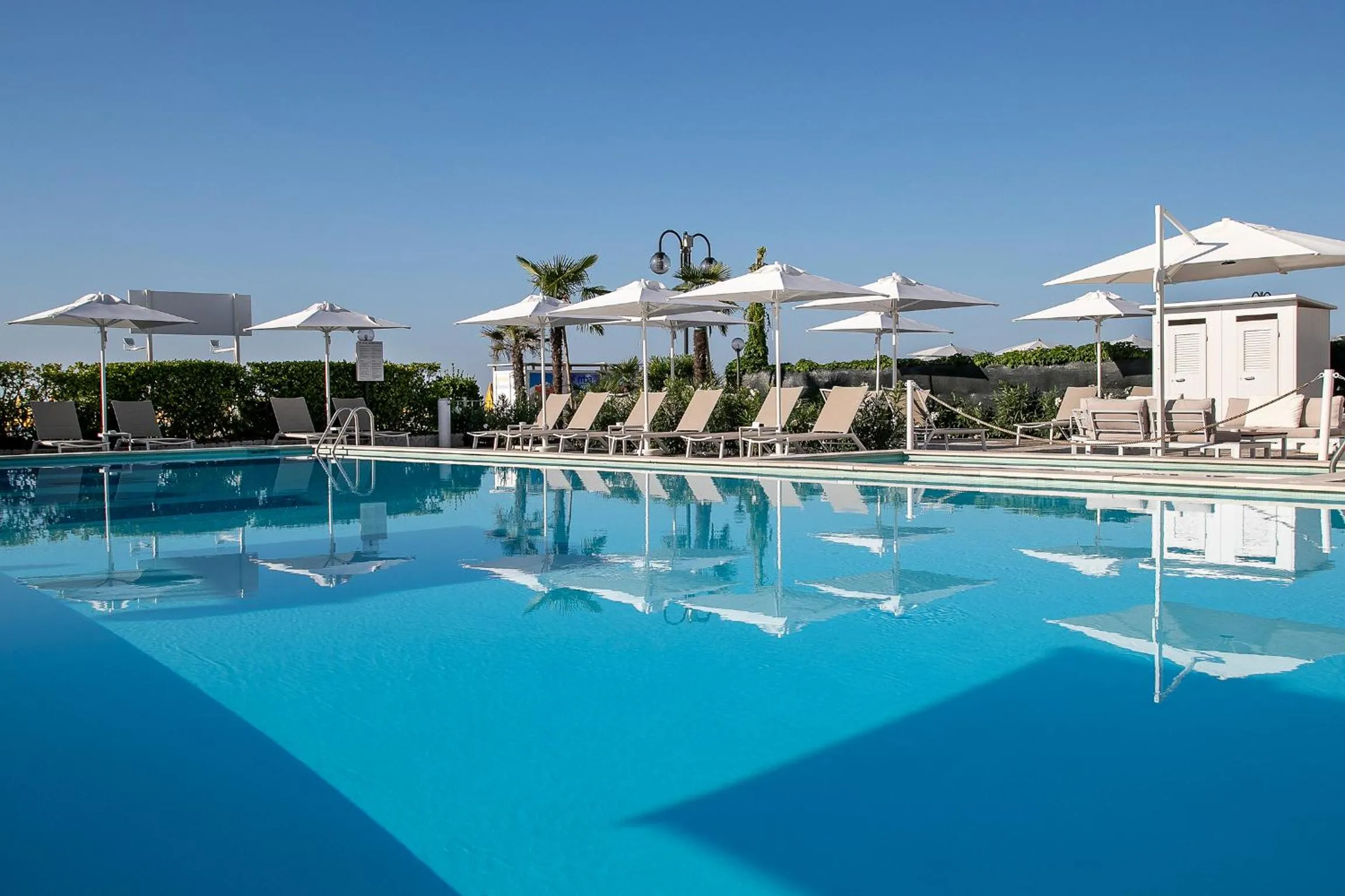 Swimming pool in Hotel Imperial Palace