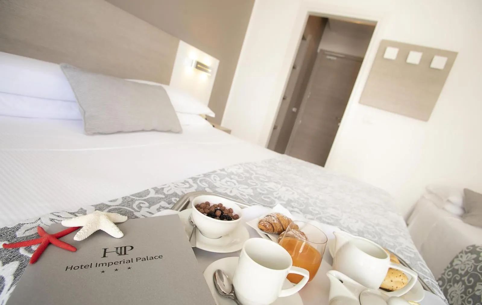 Bed in Hotel Imperial Palace