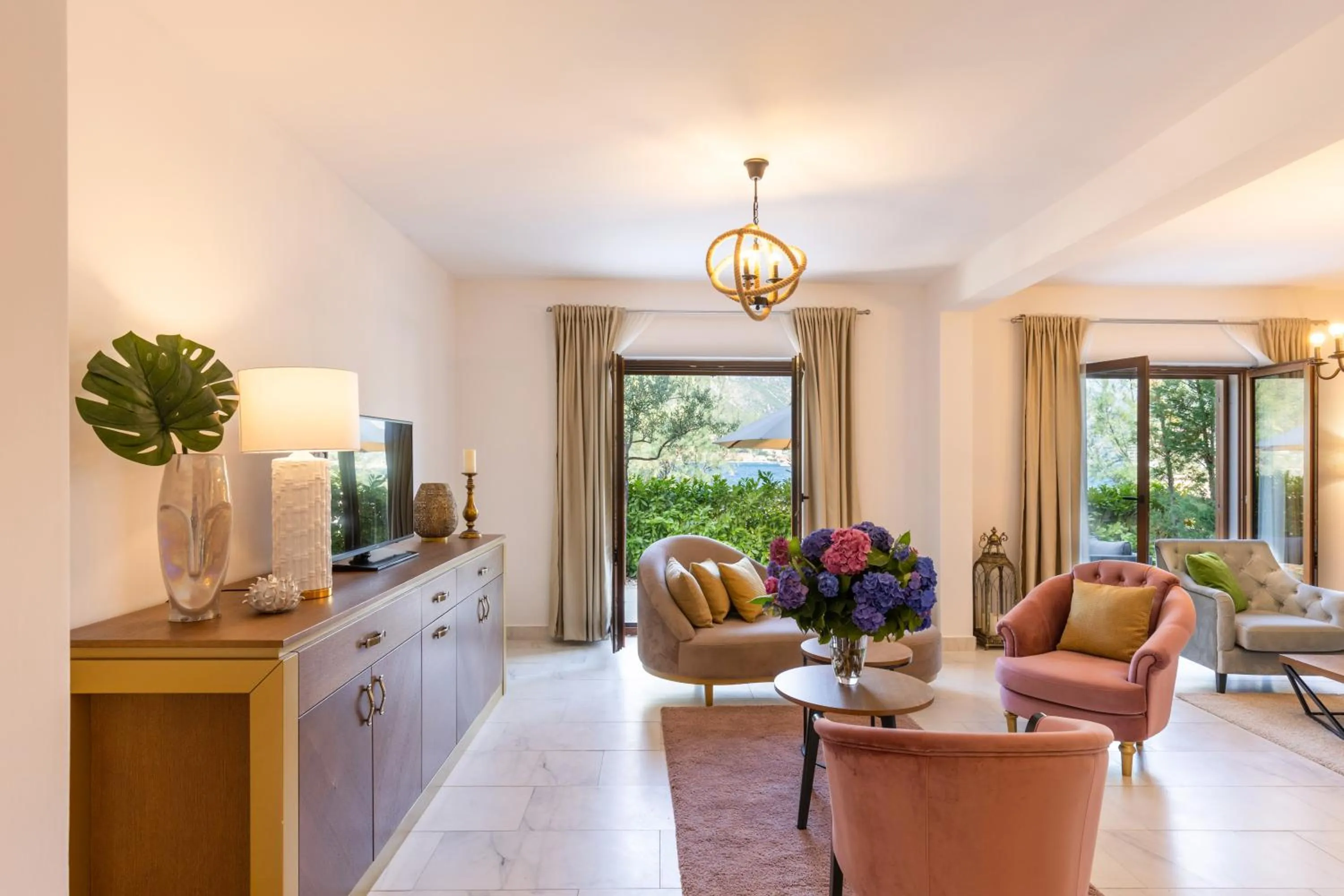 Living room in HUMA Kotor Bay Hotel and Villas