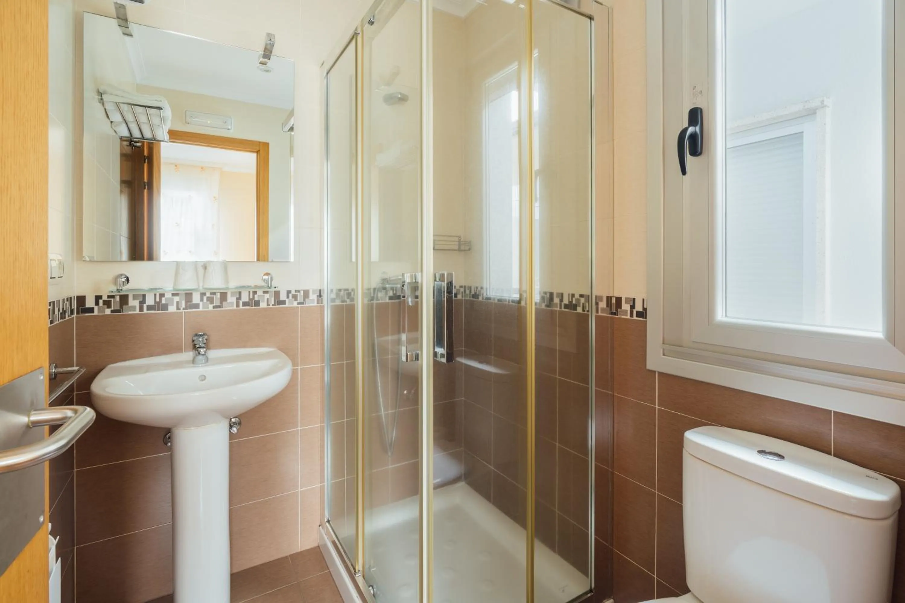 Shower in Hotel Restaurante Cazador