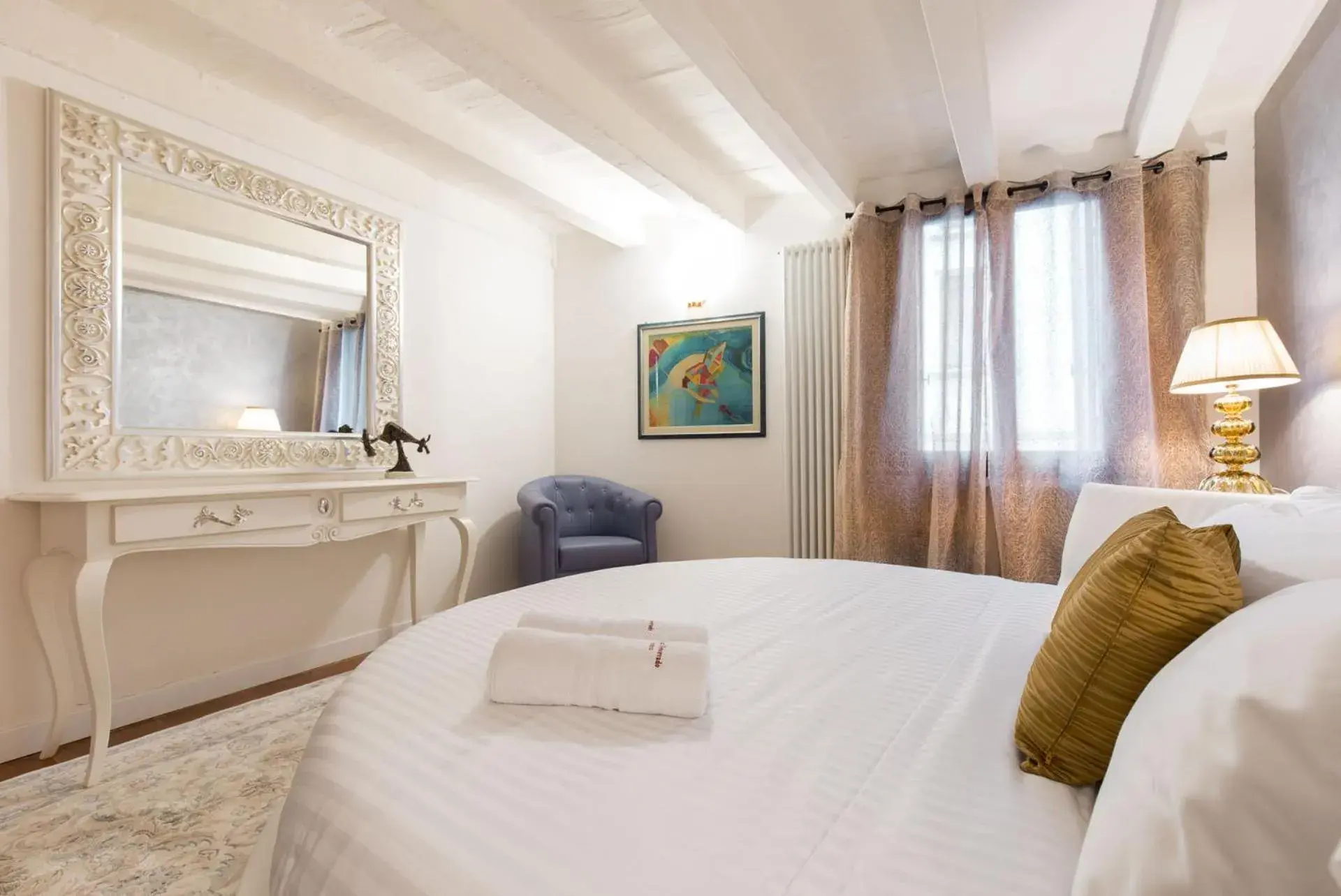 Deluxe Apartment in Residenza Vescovado Deluxe Apartment in Residenza Vescovado