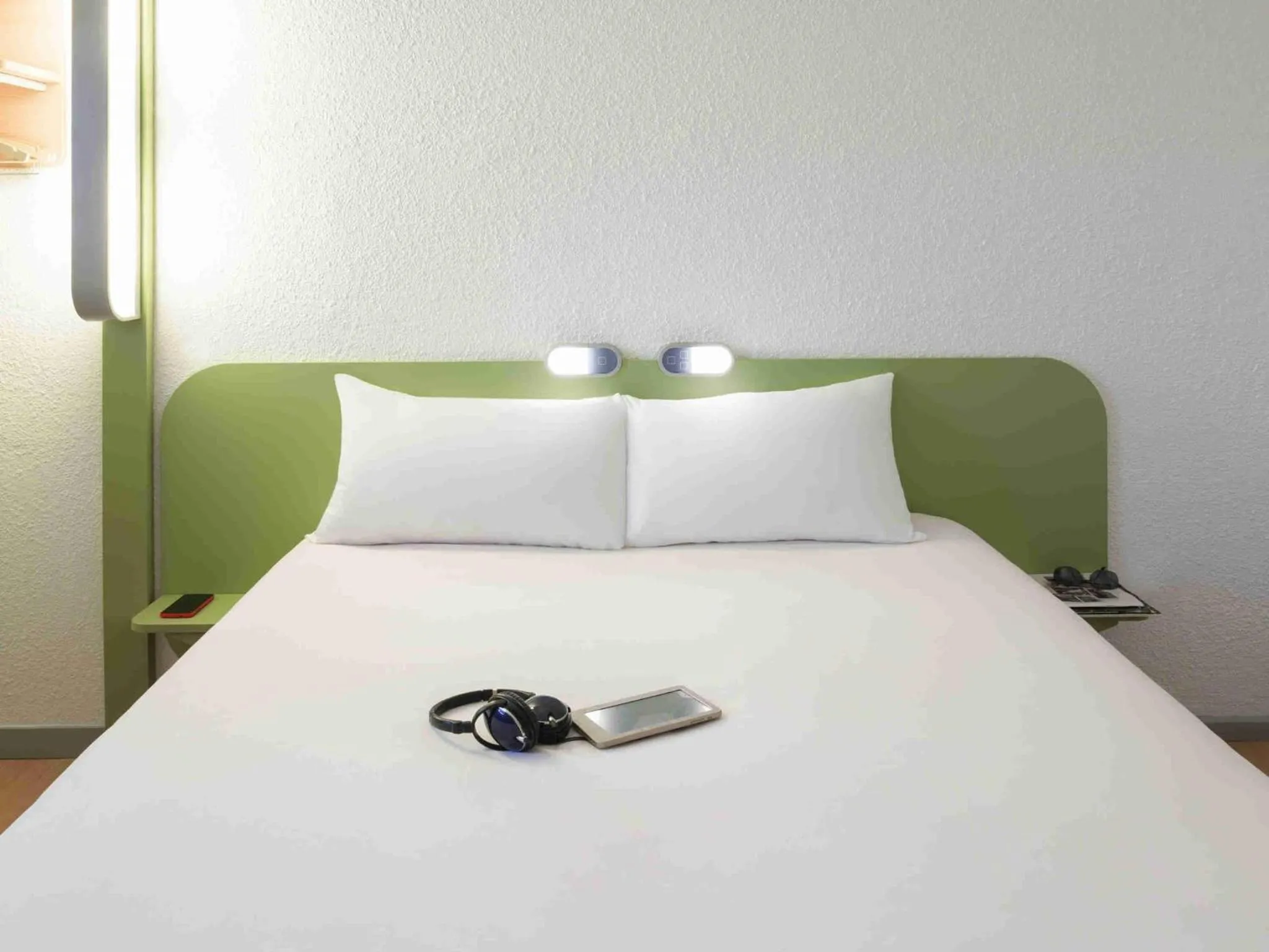 Bedroom, Bed in ibis budget Lyon Est Chaponnay